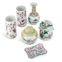 A GROUP OF ORIENTAL CERAMICS