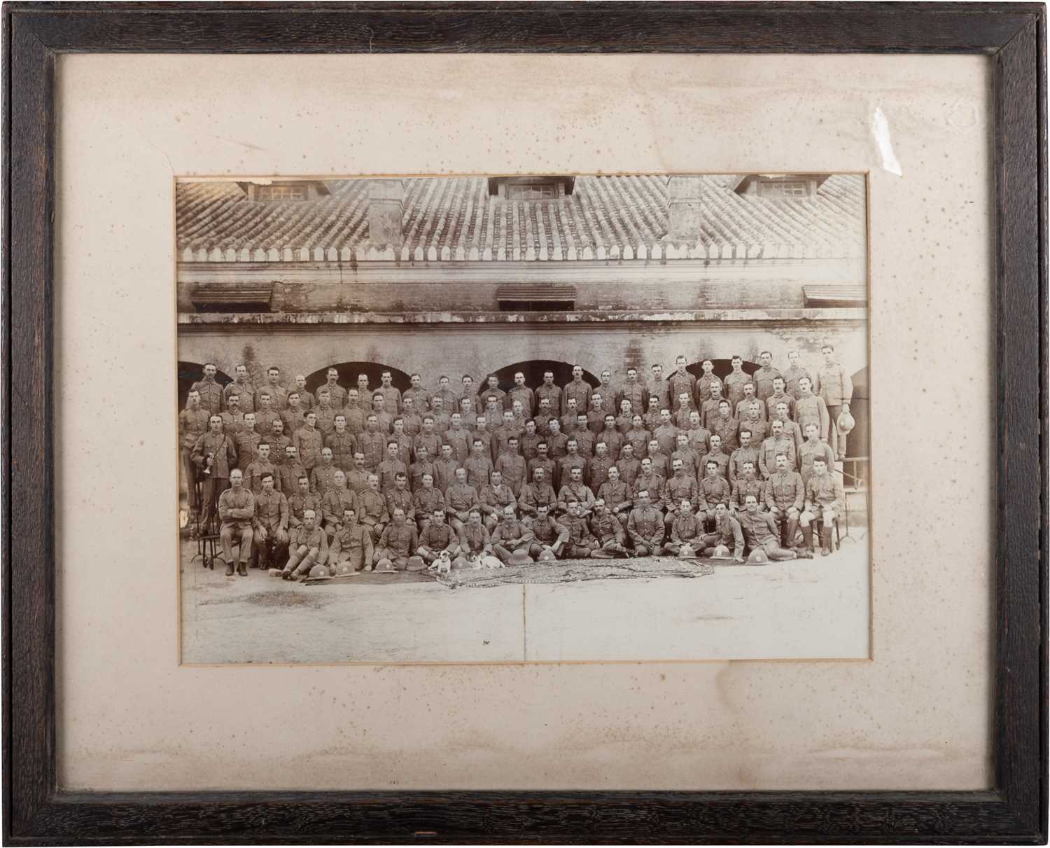 MILITARY INTEREST: A GROUP PHOTOGRAPH OF SOLDIERS IN INDIA - Bild 2 aus 4