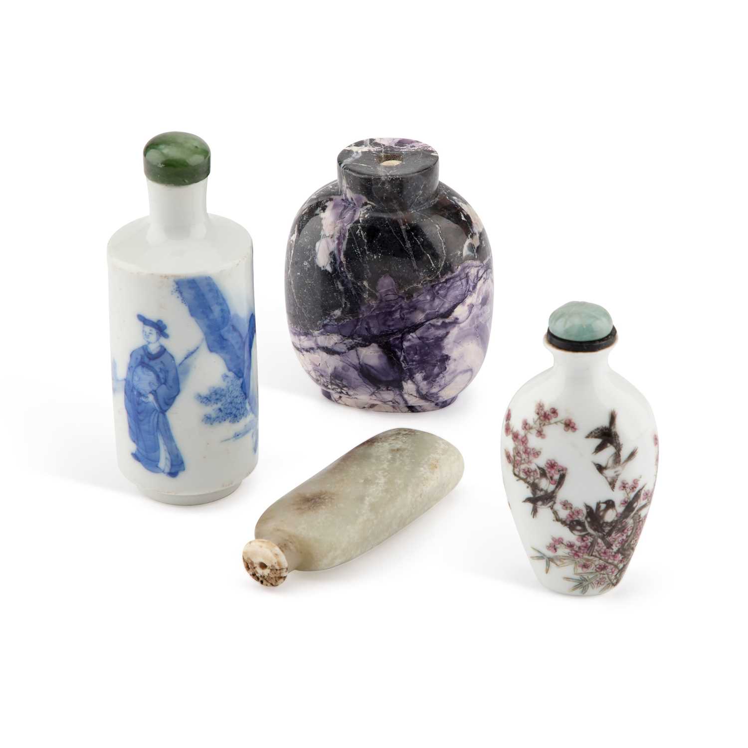 A GROUP OF FOUR CHINESE SNUFF BOTTLES