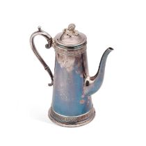 A SILVER-PLATED COFFEE POT, LATE 19TH/EARLY 20TH CENTURY