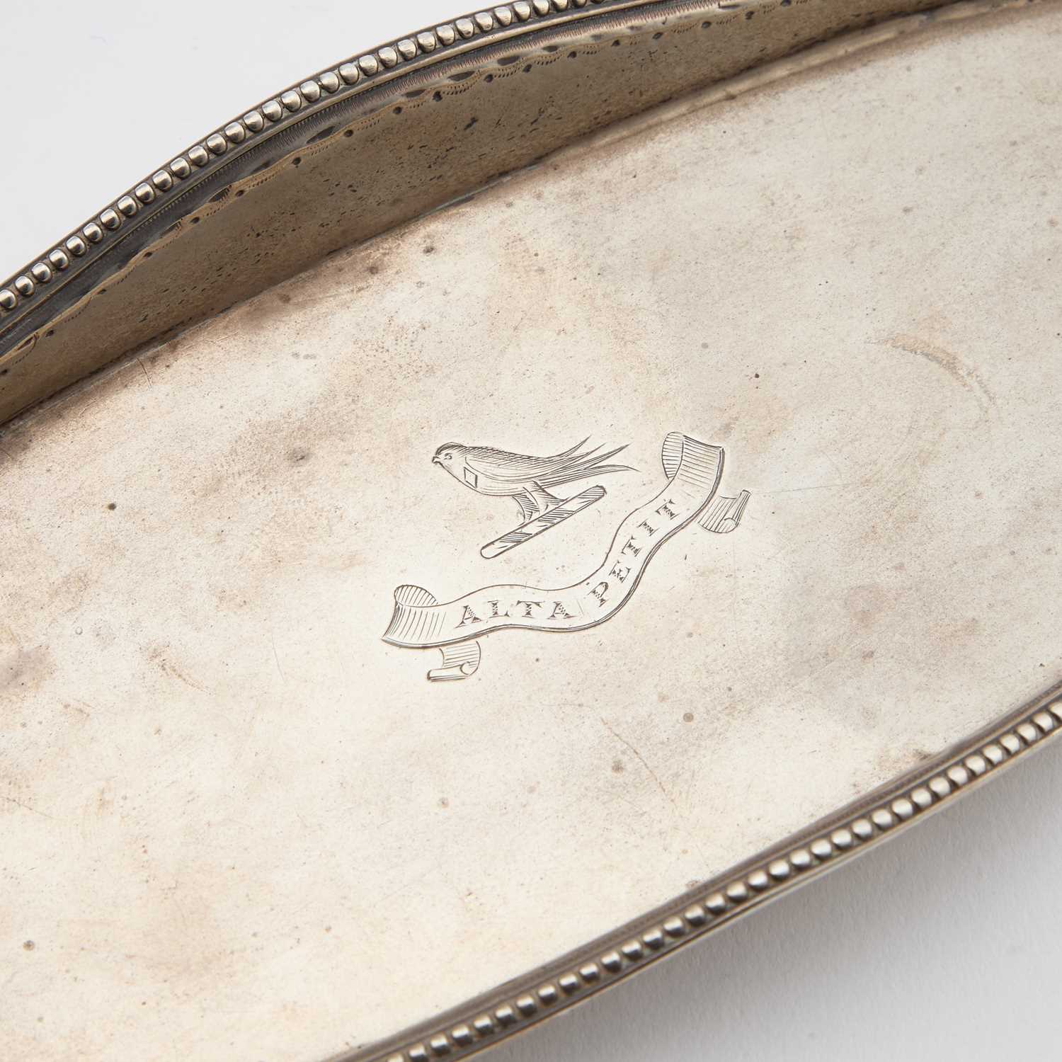 A GEORGE III SILVER SNUFFERS TRAY - Image 2 of 3