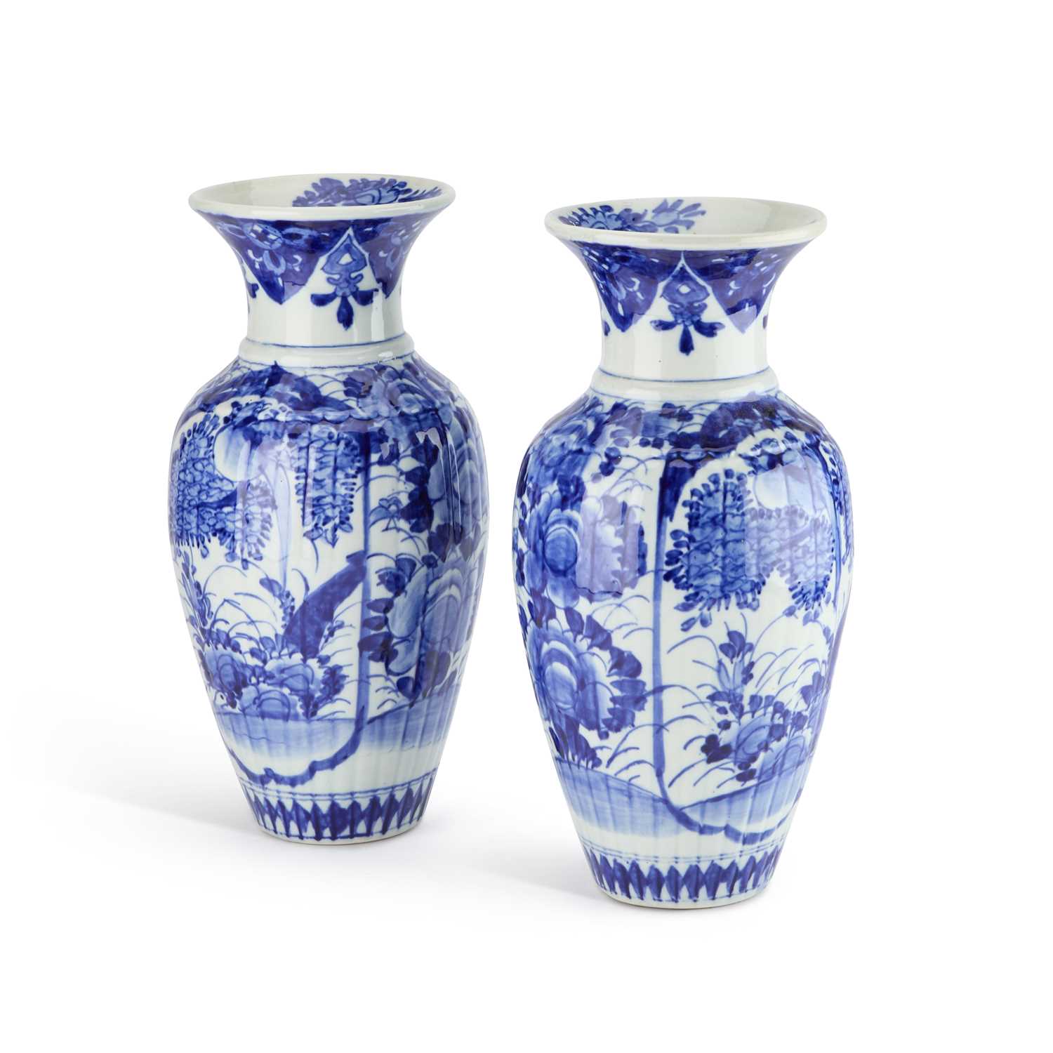 A LARGE PAIR OF JAPANESE BLUE AND WHITE VASES, CIRCA 1900