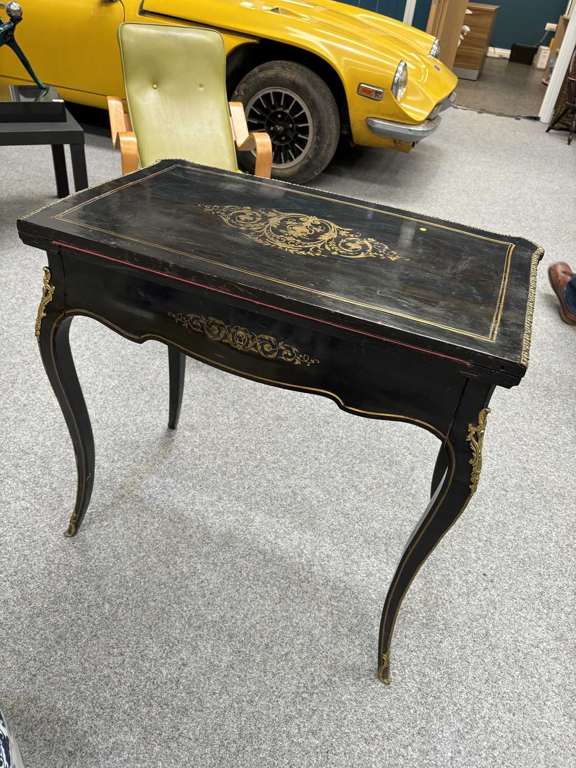 A NAPOLEON III BRASS-INLAID EBONISED LADIES DRESSING TABLE-CUM-GAMES TABLE - Image 6 of 13