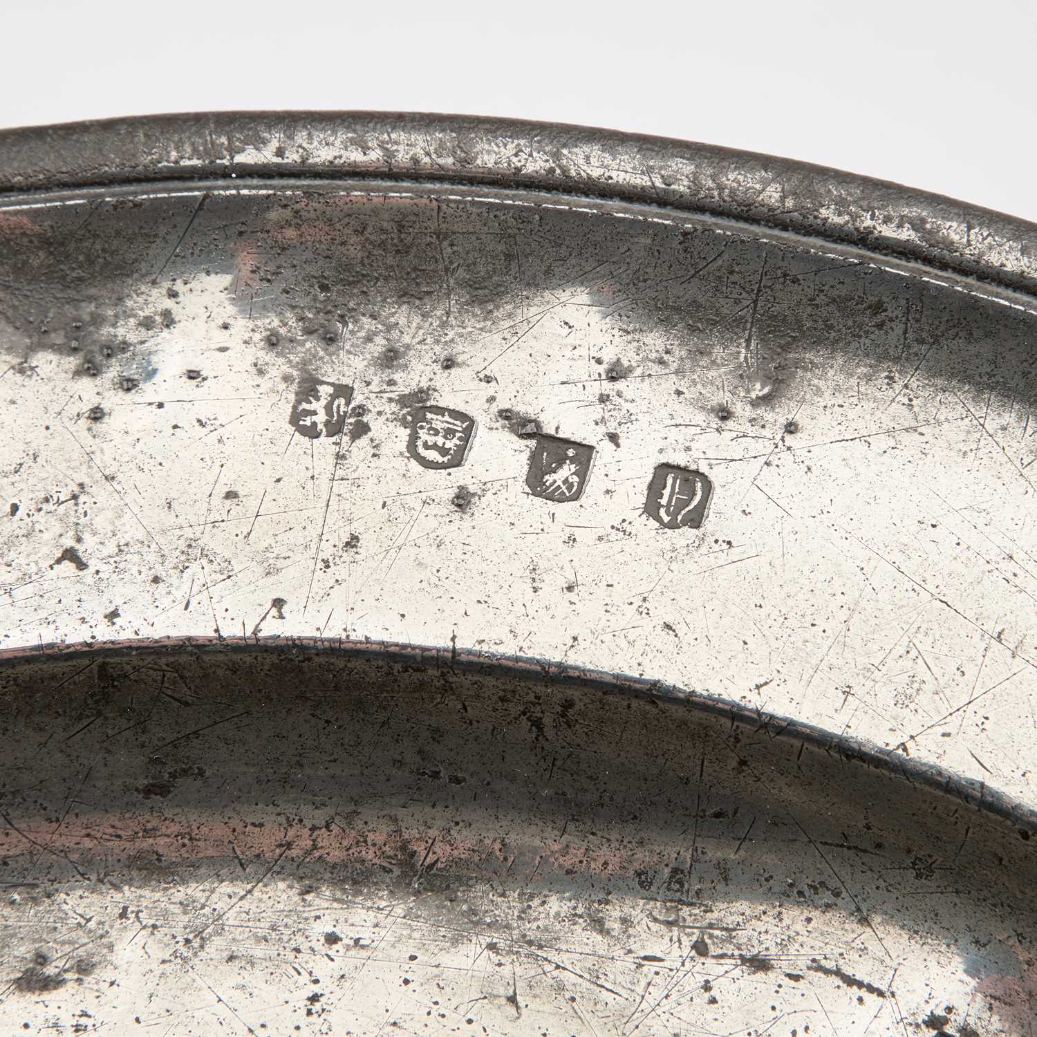 THREE ENGLISH PEWTER CHARGERS, CIRCA 1700 - Image 2 of 5