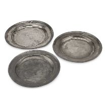 THREE ENGLISH PEWTER CHARGERS, CIRCA 1700