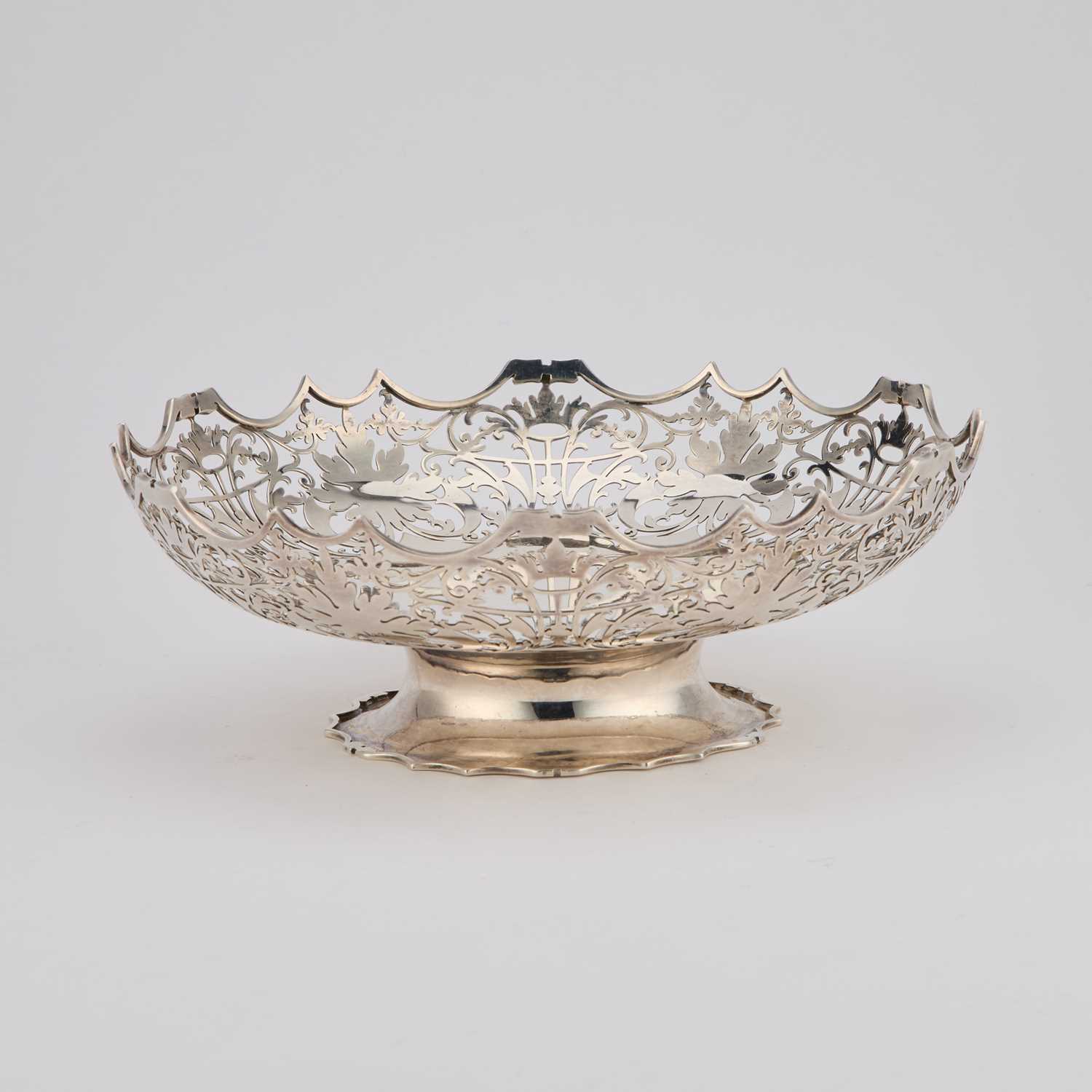A GEORGE V SILVER BOWL - Image 2 of 3