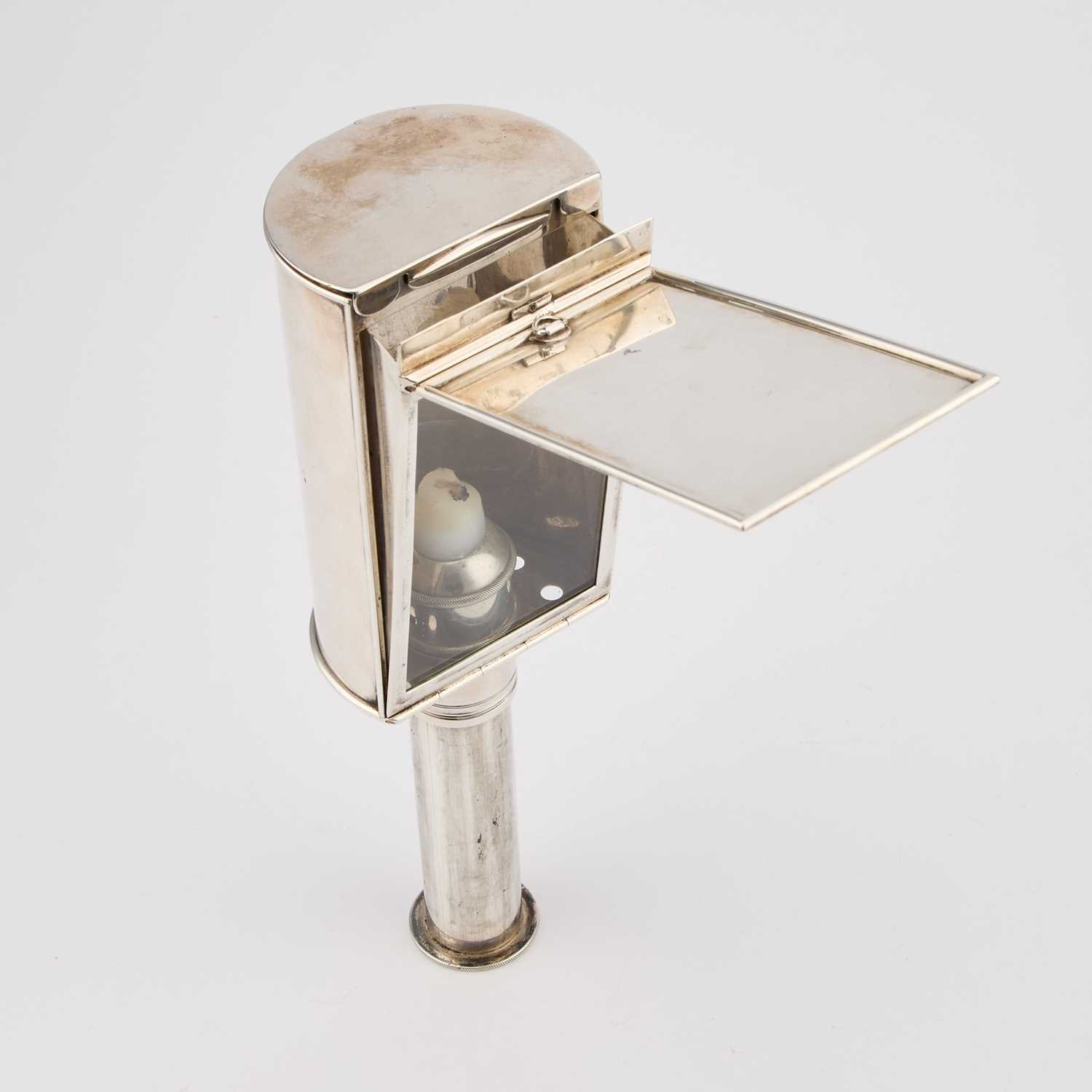 A VICTORIAN SILVER TRAVELLING CARRIAGE LAMP - Image 5 of 6