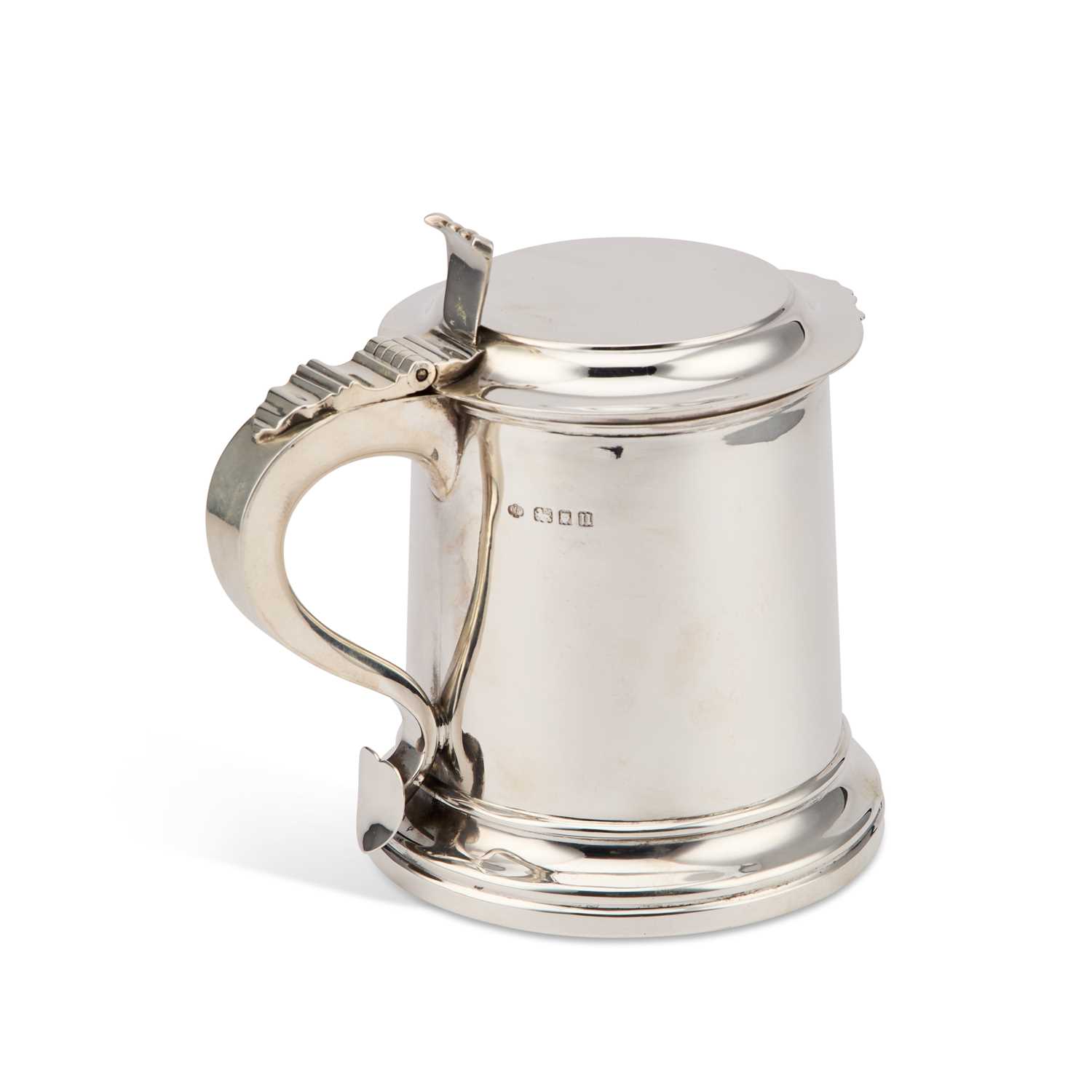 A LARGE GEORGE V SILVER TANKARD