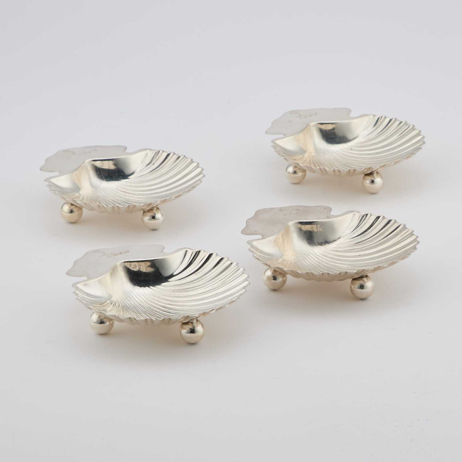 A SET OF FOUR VICTORIAN SILVER BUTTER DISHES - Image 3 of 3