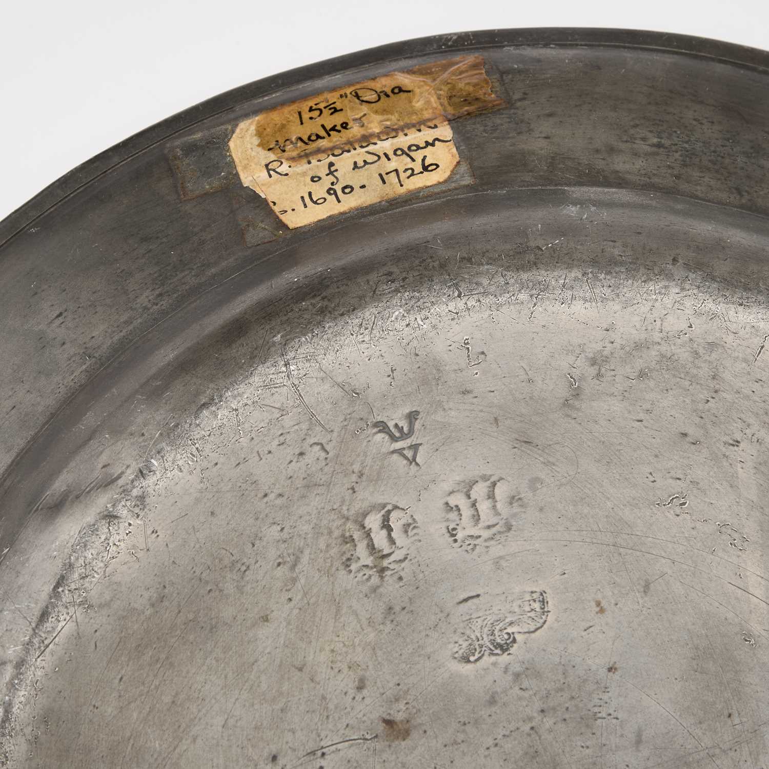 THREE ENGLISH PEWTER CHARGERS, CIRCA 1700 - Image 4 of 5
