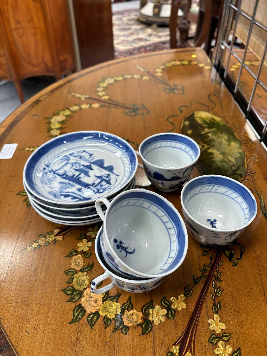 A COLLECTION OF ENGLISH AND CHINESE PORCELAIN, 18TH CENTURY AND LATER - Image 7 of 15