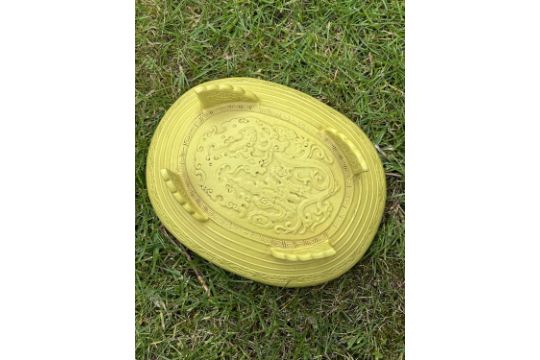 A CHINESE YELLOW-GROUND MOULDED ARCHAISTIC RITUAL FOOD VESSEL AND COVER, GUI - Image 10 of 11