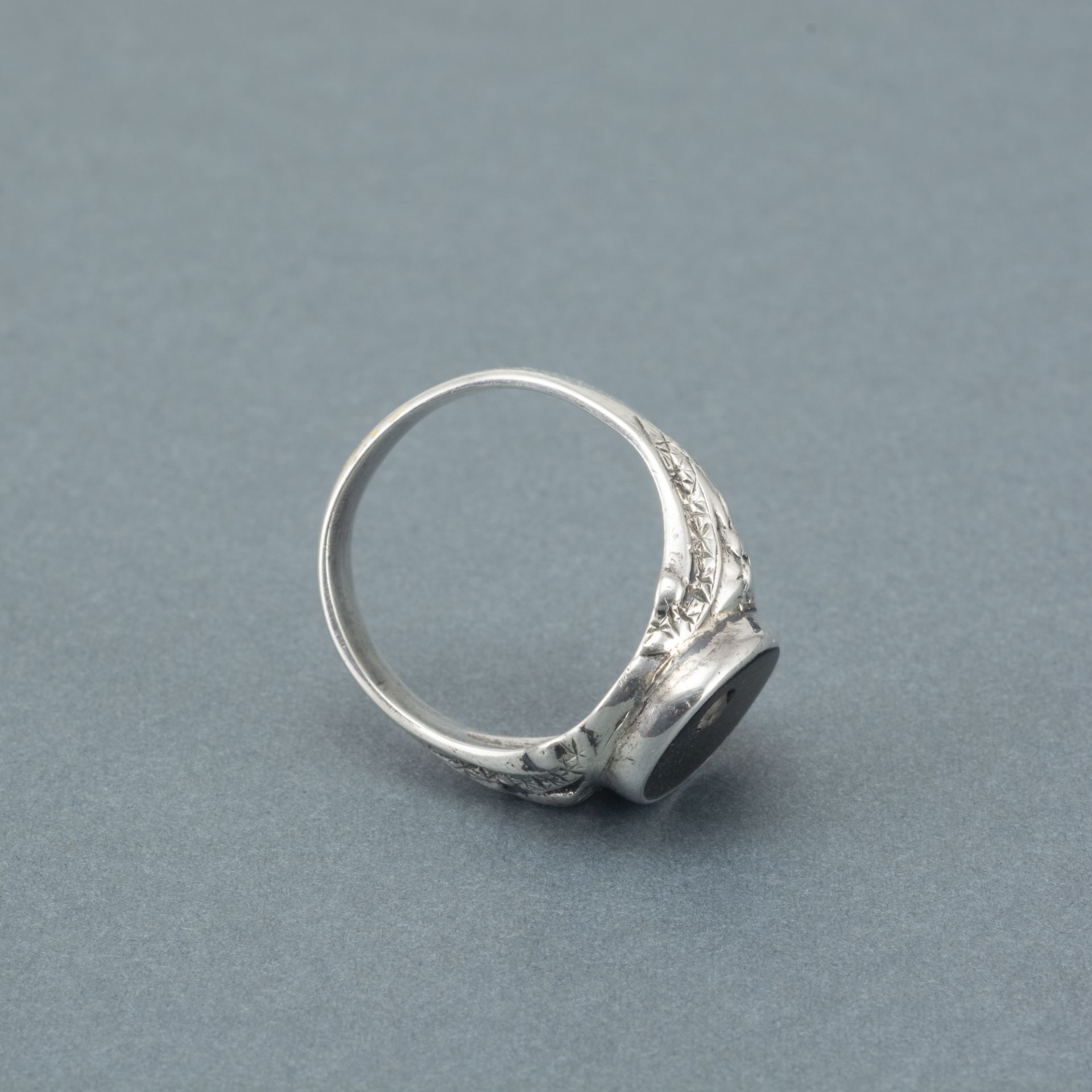 Ring - Image 2 of 6