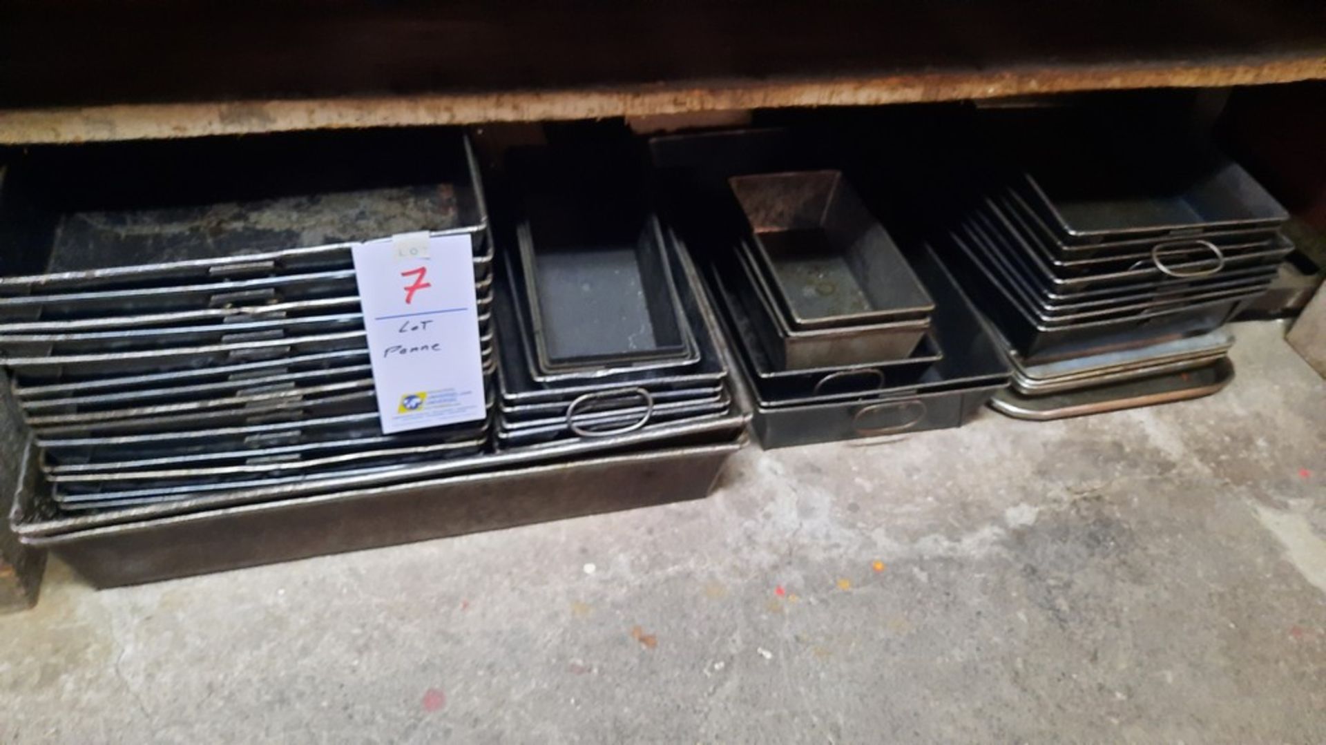 LOT: Asst. Metal Pans