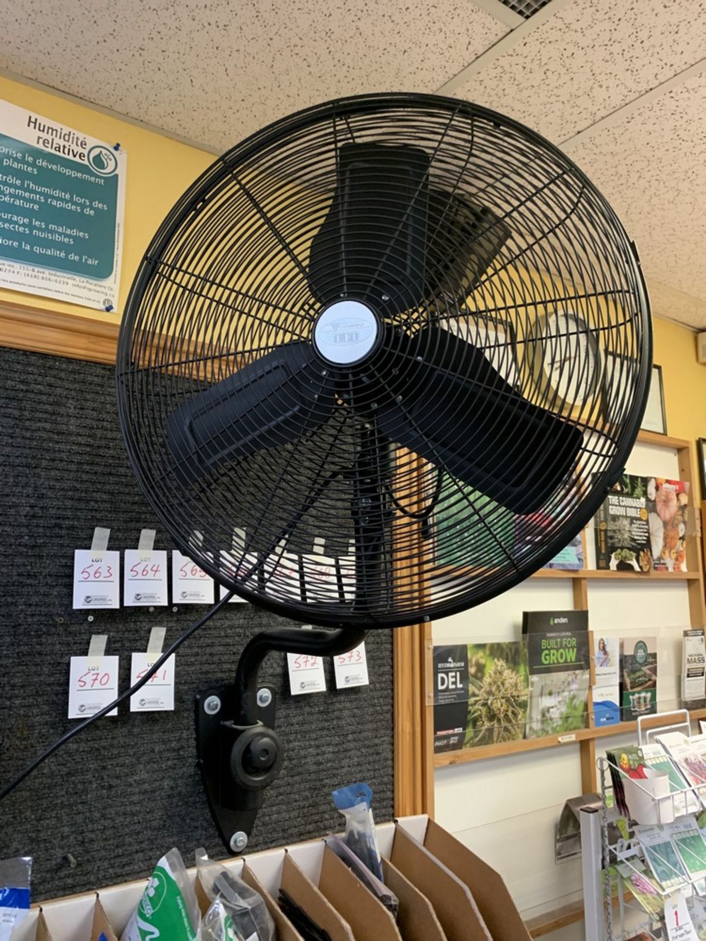 Wall mounted fan - Black