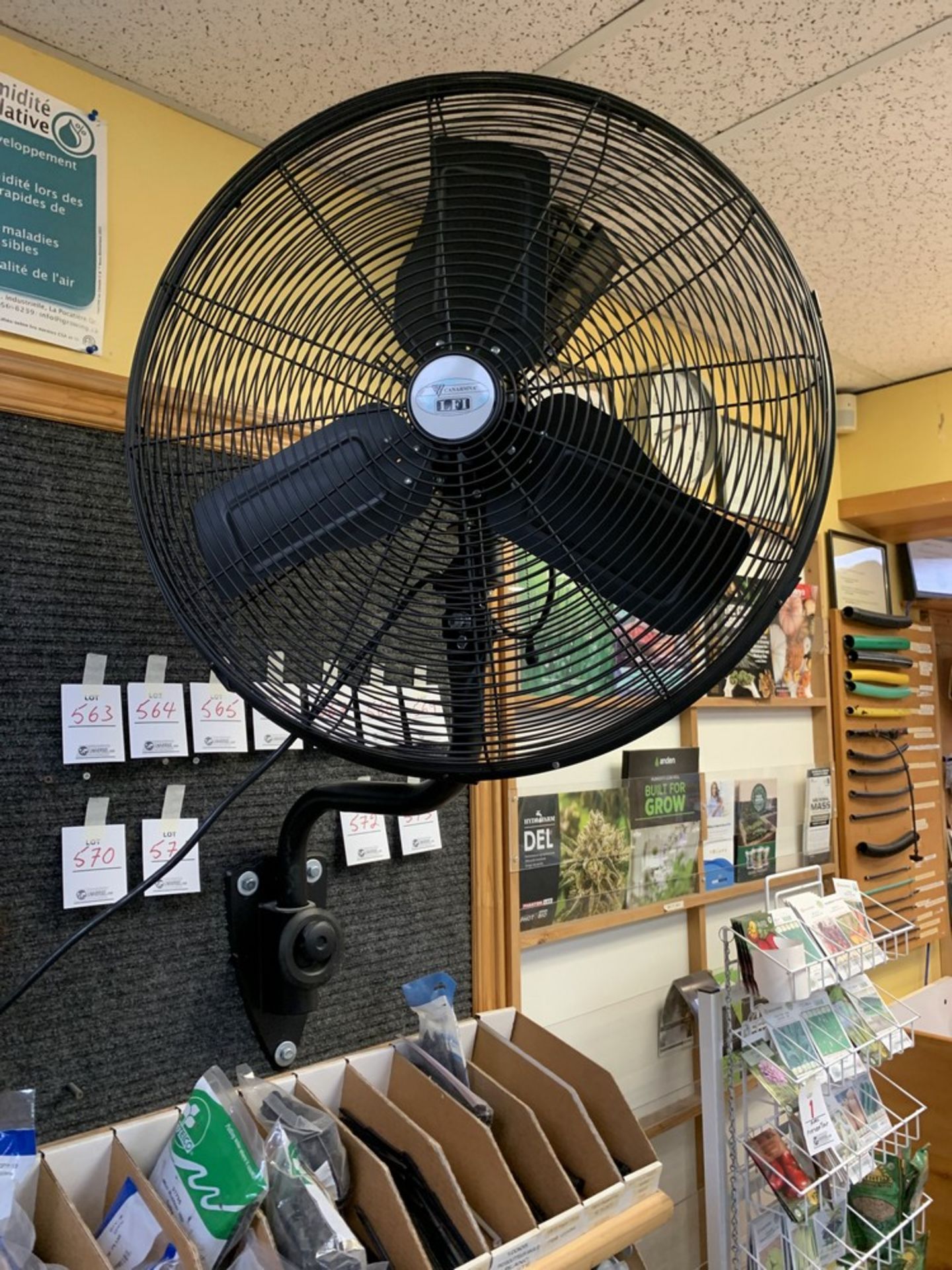 Wall mounted fan - Black