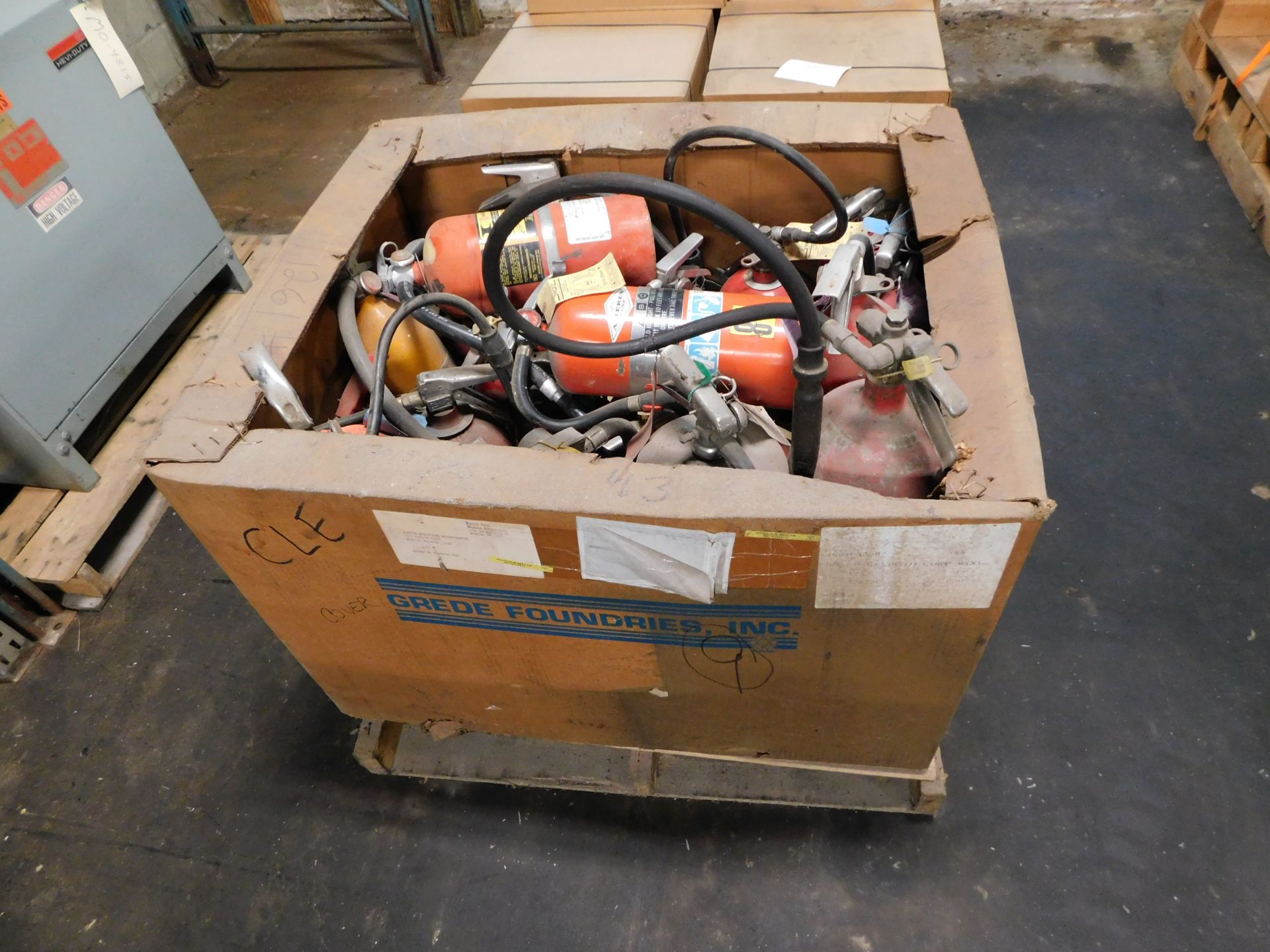 LOT OF MISCELLANEOUS FIRE EXTINGUISHERS