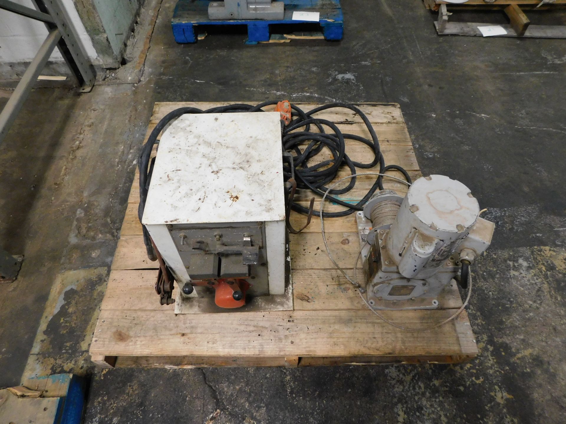 LOT OF A THERN WINCH AND A BLADE WELDER