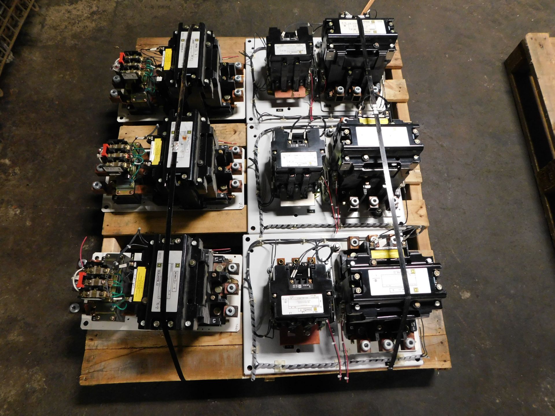 LOT OF (9) SQUARE D CONTACTORS