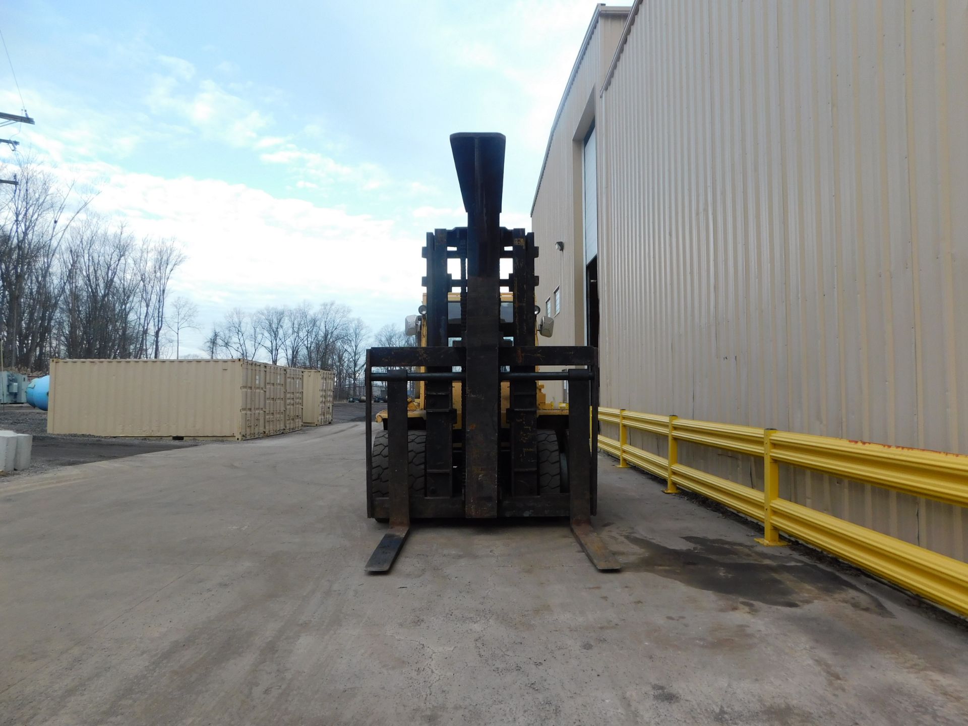 CLARK C500YS250 25,000 LB GAS FORKLIFT WITH 8' BOOM. 60" x 8" FORKS - Image 7 of 17