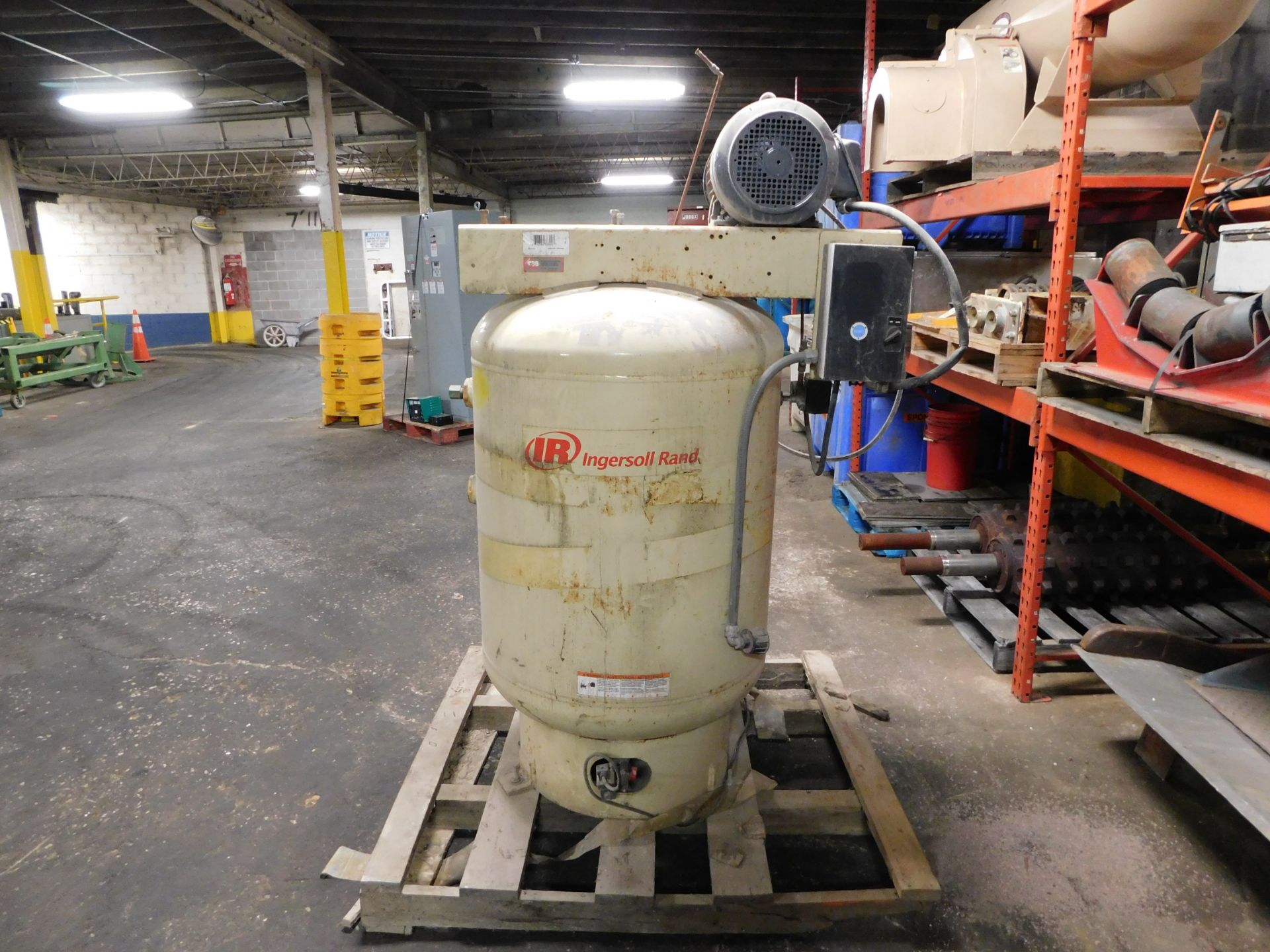 INGERSOLL RAND 2545K10FP GRAINGER AIR COMPRESSOR TANK AND 10 HP MOTOR