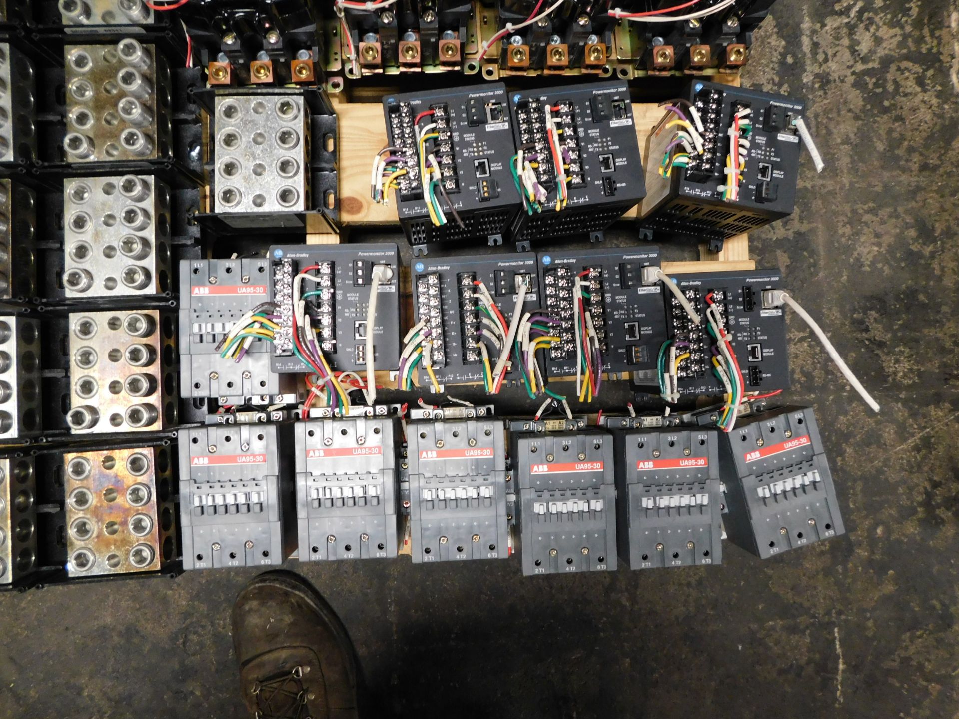 LOT OF MISCELLANEOUS ELECTRICAL. SQUARE D, ABB, ALLEN-BRADLEY, AND FERRAZ SHAWMUT - Image 3 of 9