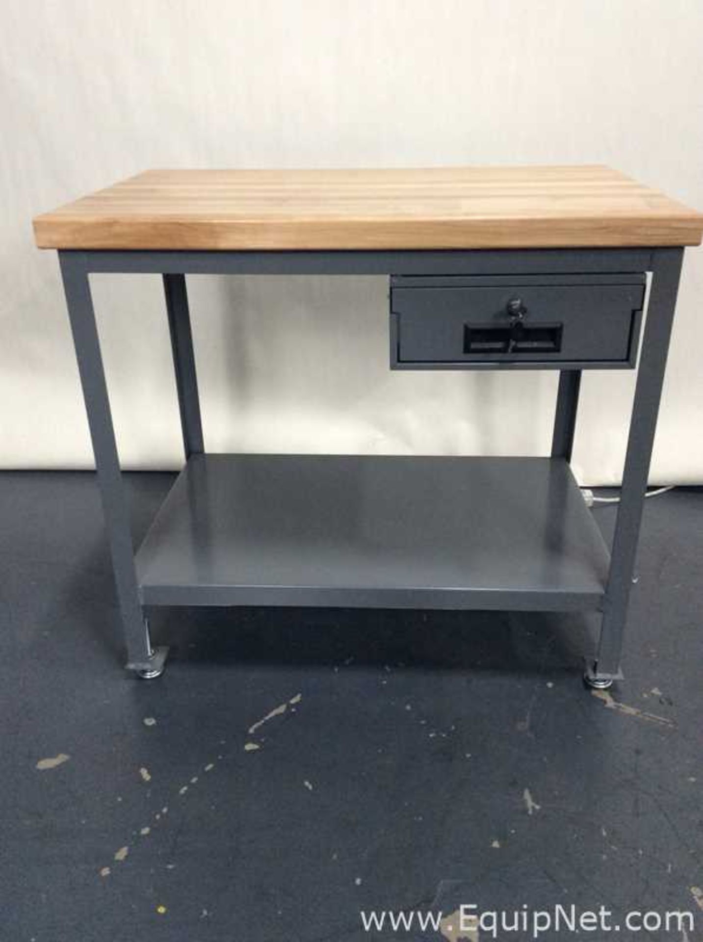 Allegis AC112 Table with Locking Drawer