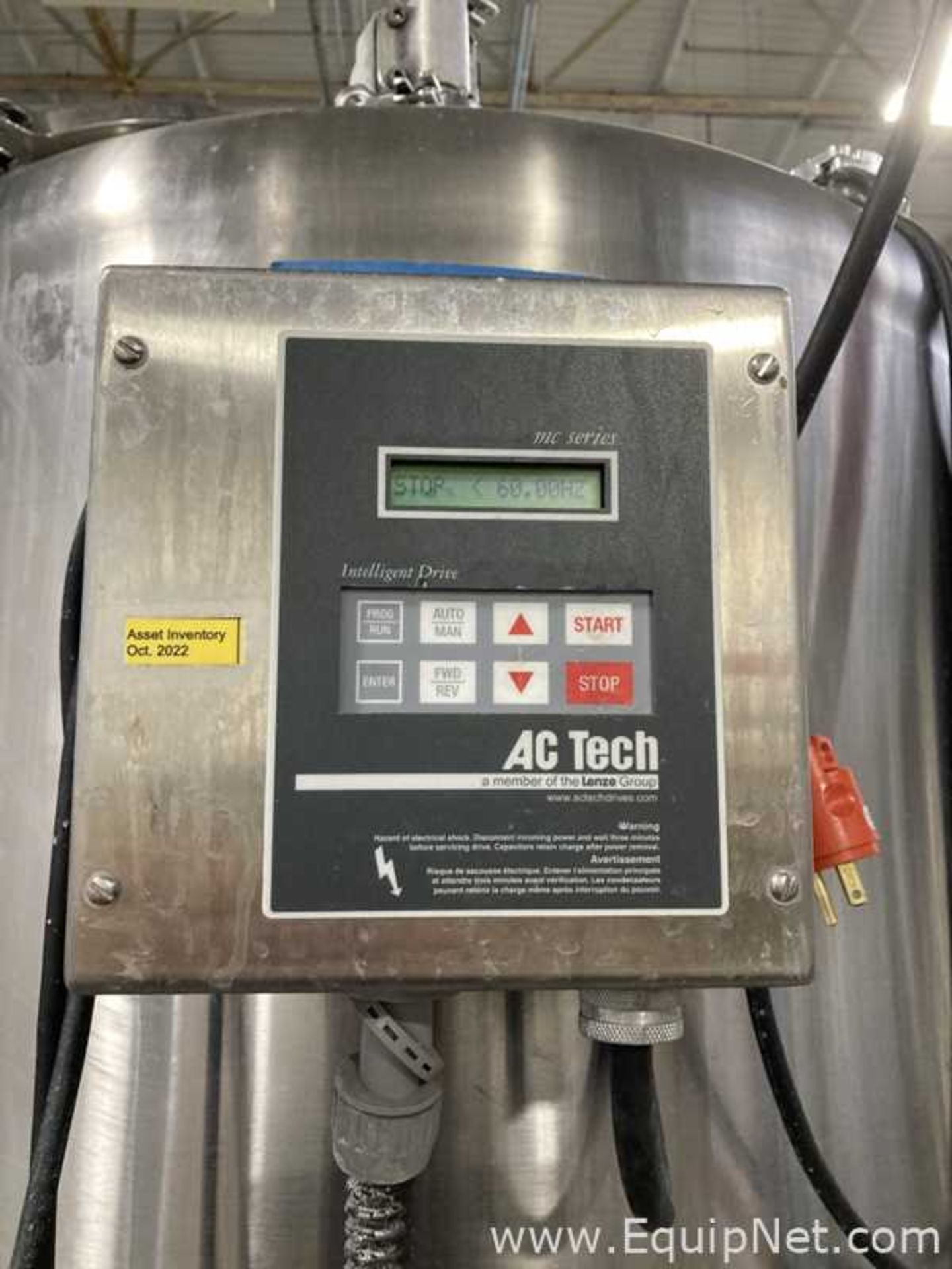 Stainless Fabrication 700L Stainless Steel Tank w|AC Tech M1110SE 1HP MC SERIES Constant HP Drive - Image 4 of 11