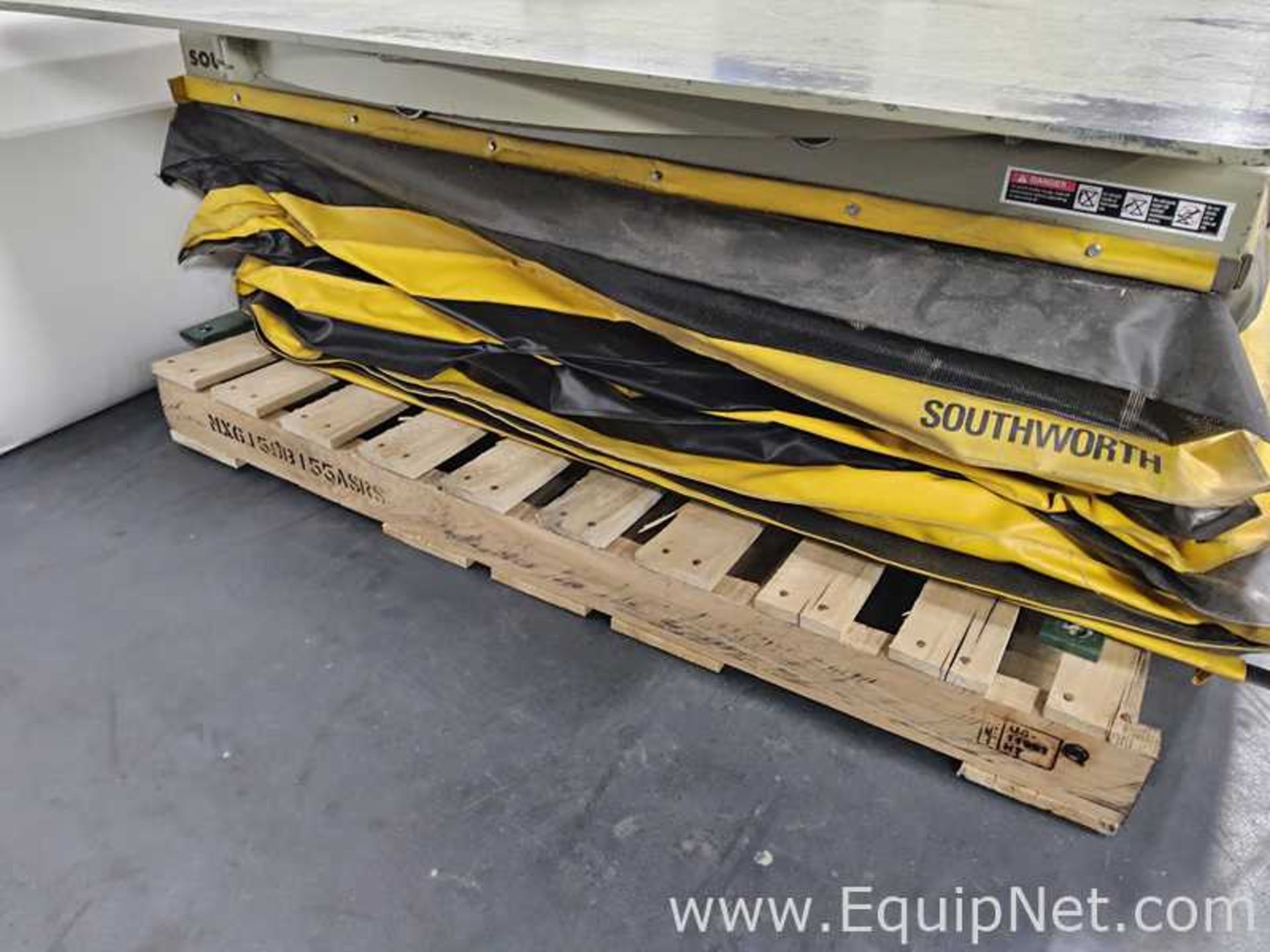 Southworth Products LS2.5-36 Backsaver 2500lb Capacity Turntable Lift - Image 4 of 5