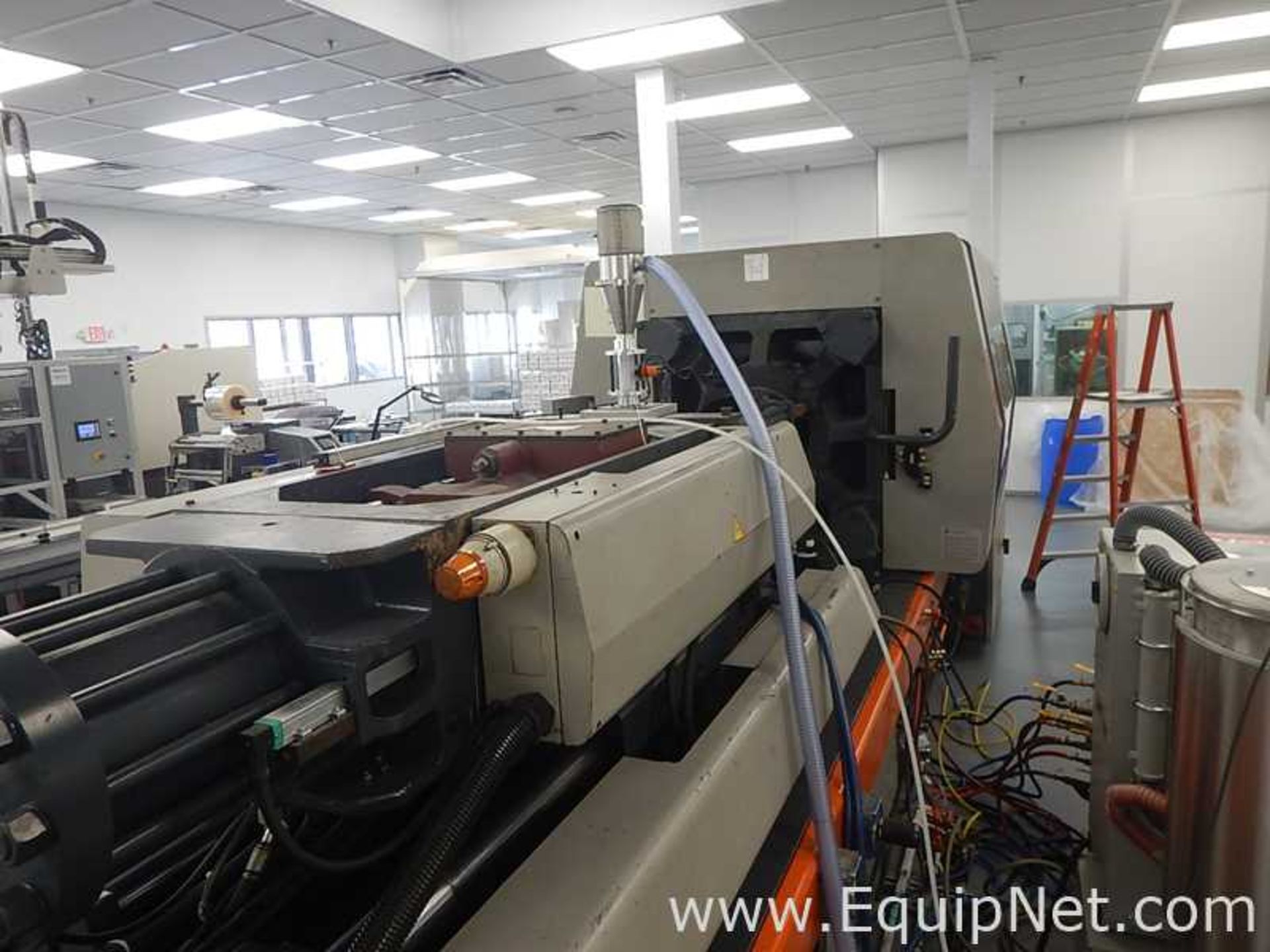 Sandretto Series Otto 8 325 Advantage Injection Molding Machine - Image 14 of 14