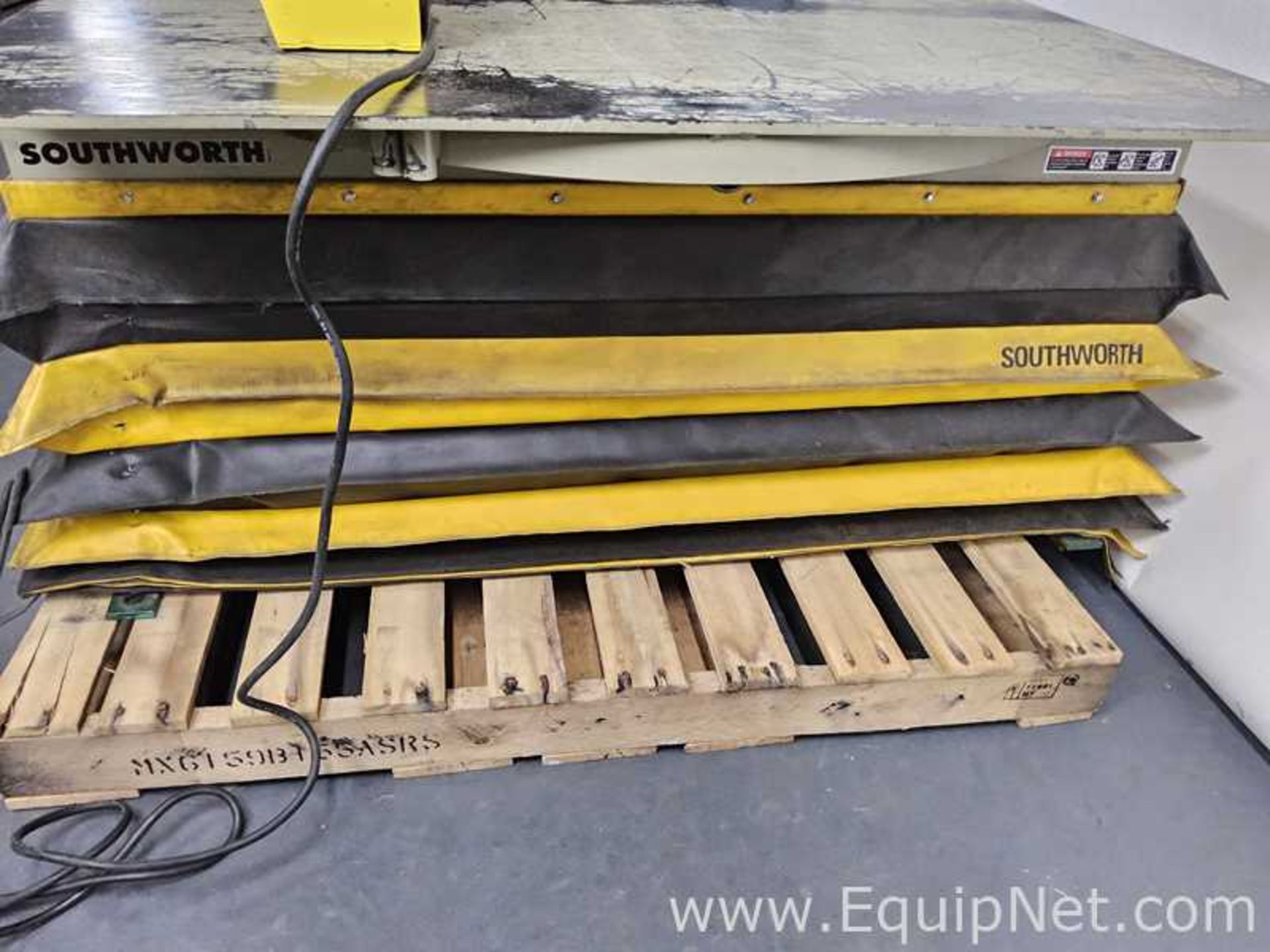 Southworth Products LS2.5-36 Backsaver 2500lb Capacity Turntable Lift - Image 3 of 5