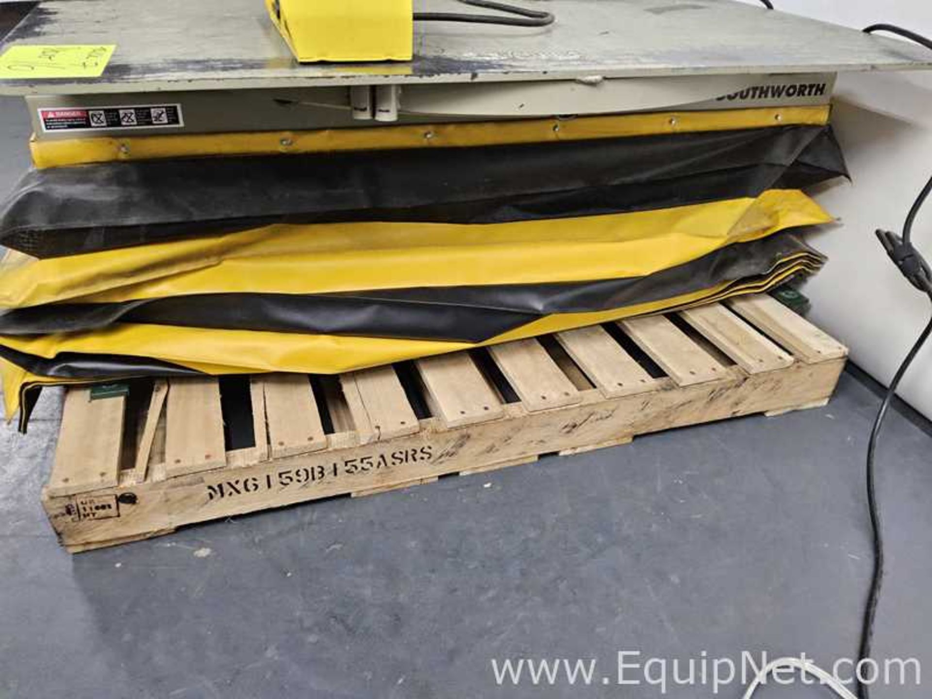 Southworth Products LS2.5-36 Backsaver 2500lb Capacity Turntable Lift - Image 3 of 5