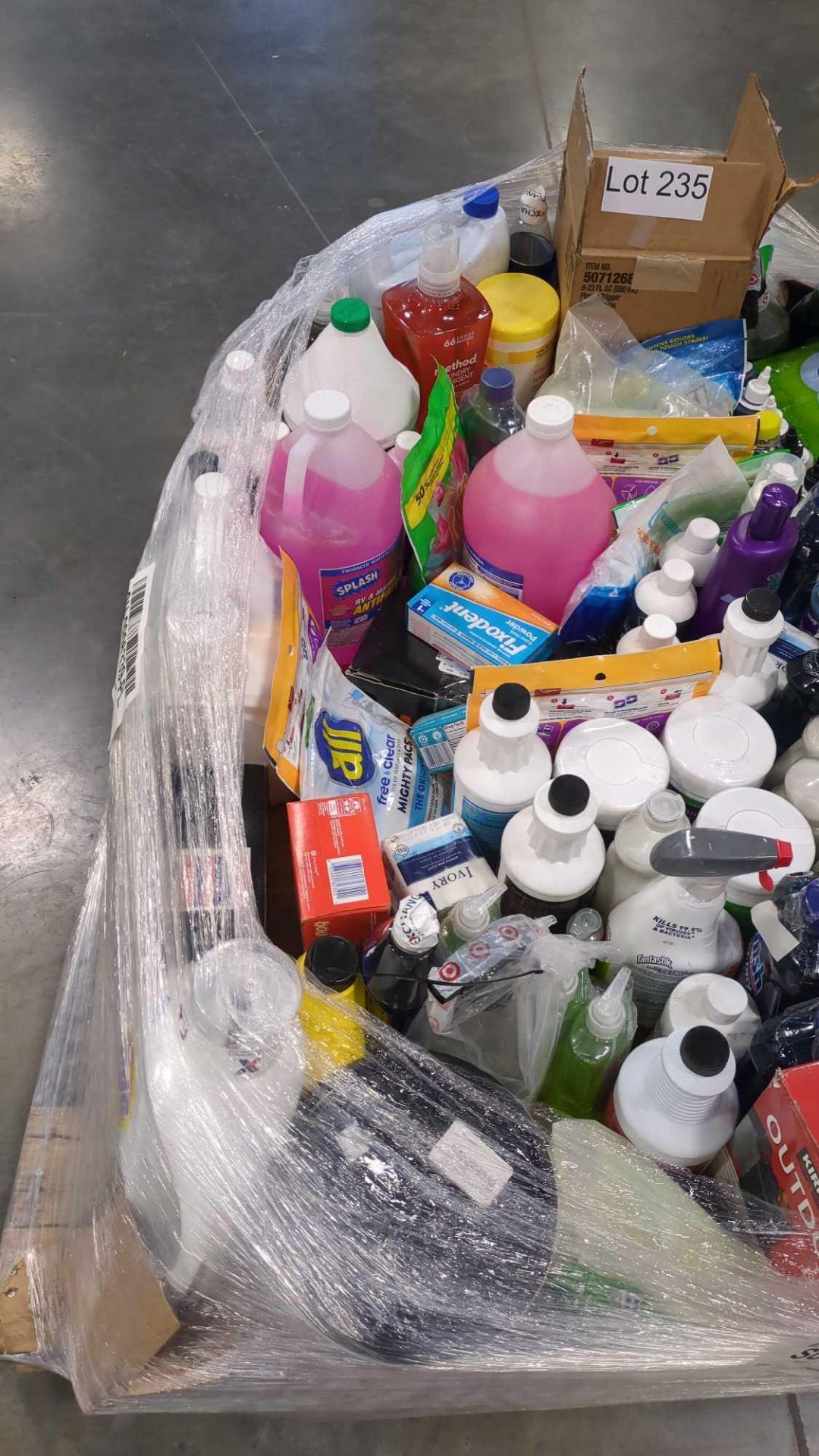 pallet of cleaning supplies, garbage bags, soaps, detergent and more - Image 3 of 4
