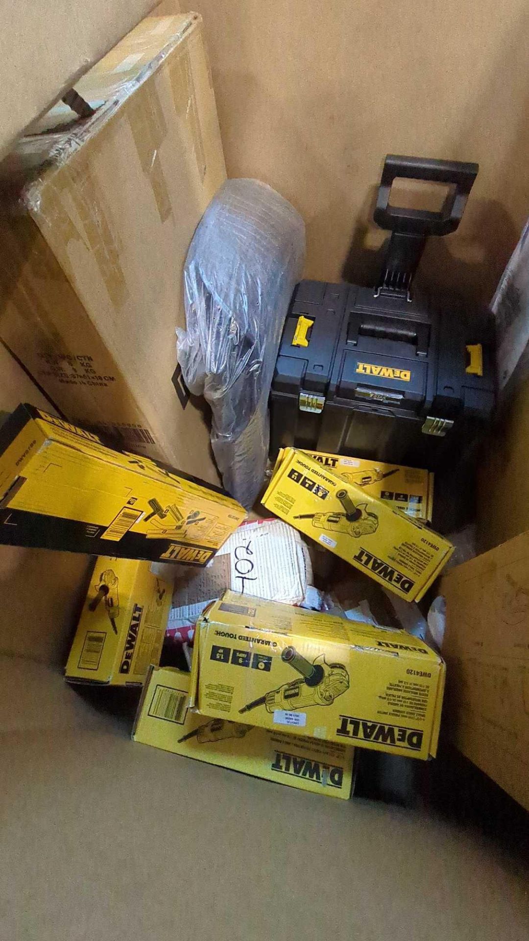 DeWalt tools and more - Image 9 of 9