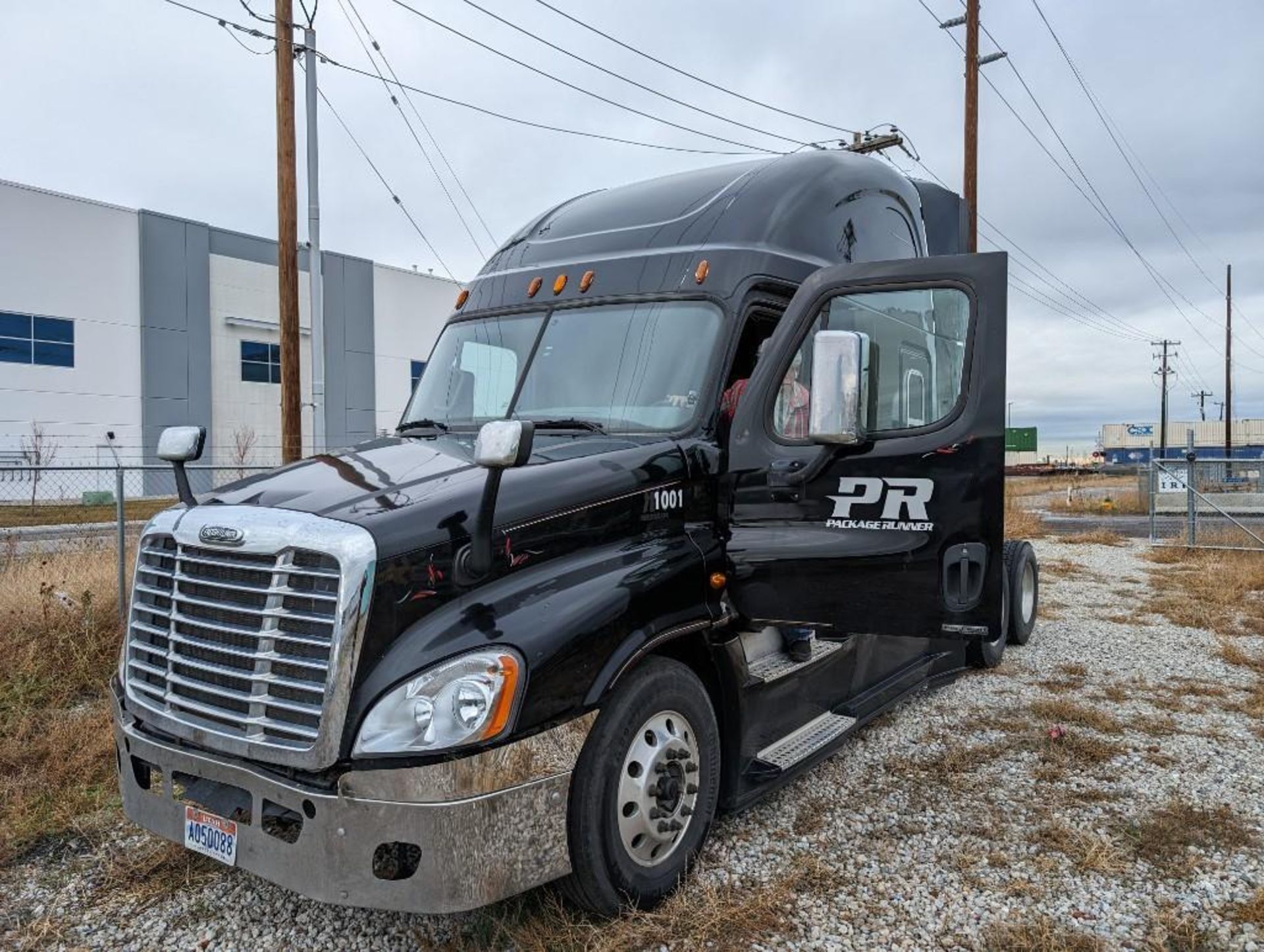 2015 Freightliner Cascadia 125 - Image 3 of 13