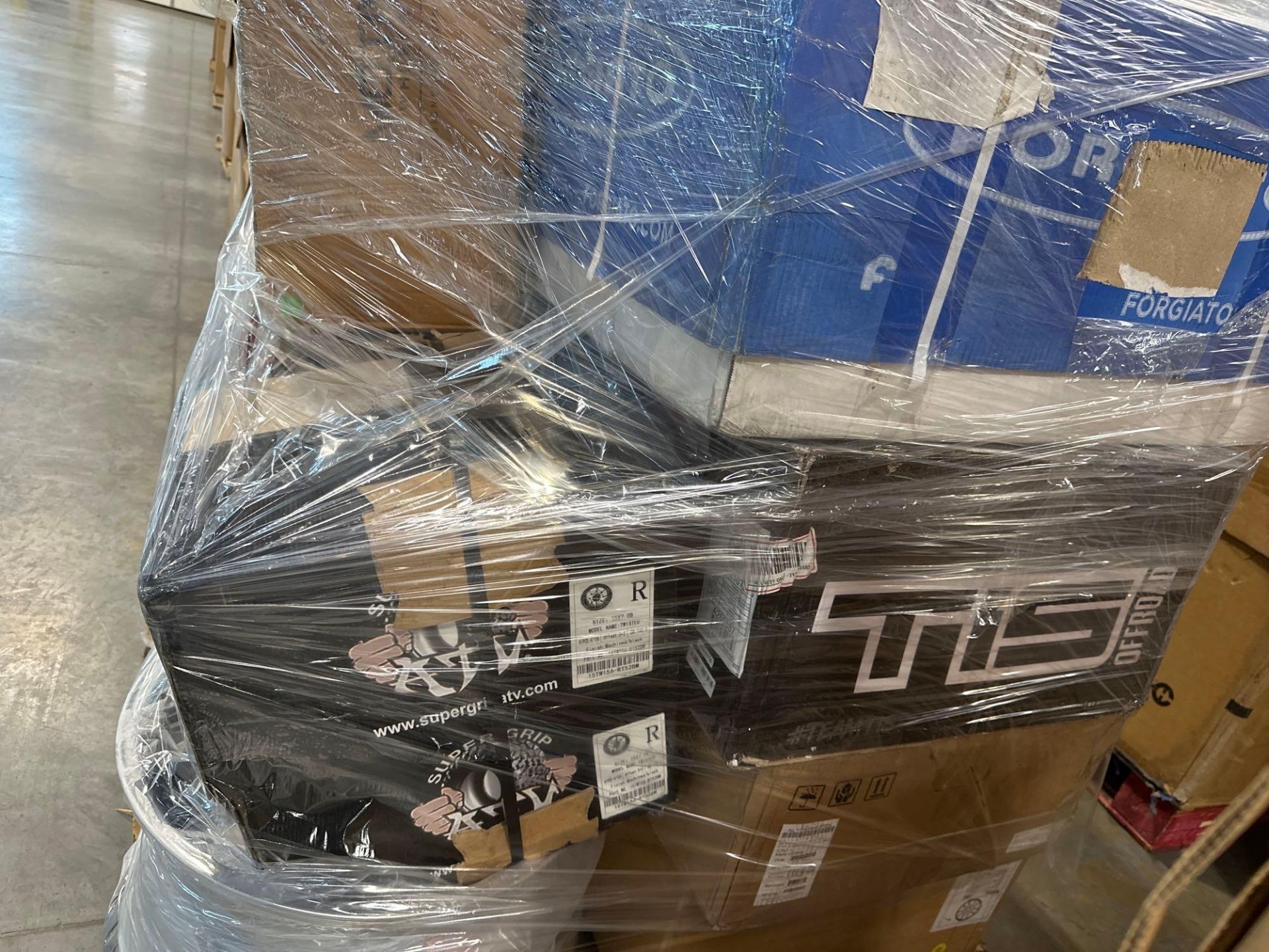 Pallet of Rims - Image 2 of 8