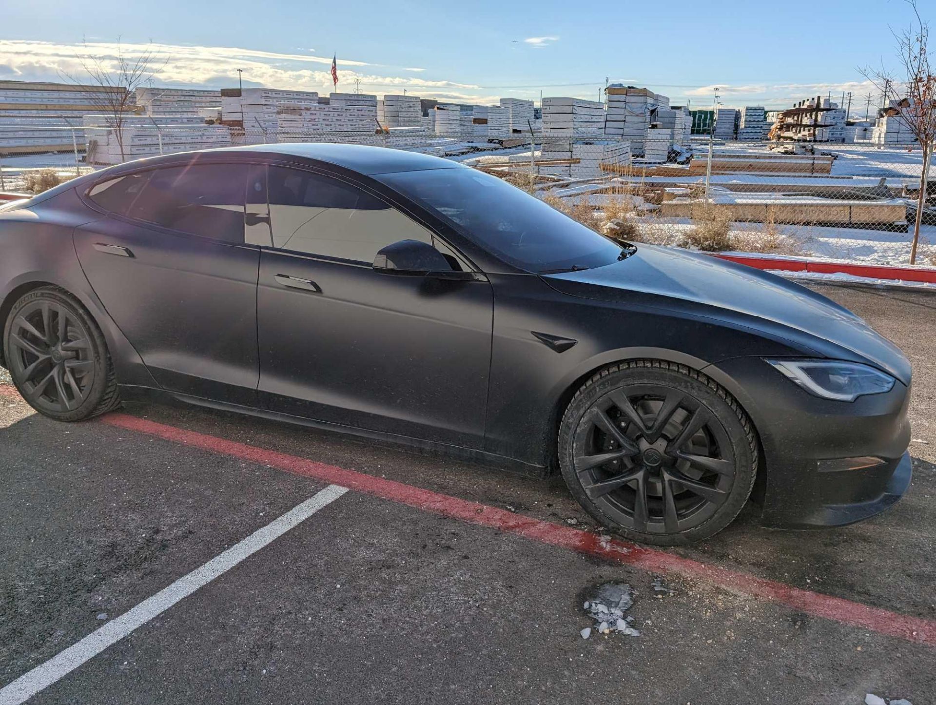 Tesla Model S Plaid - Image 22 of 30