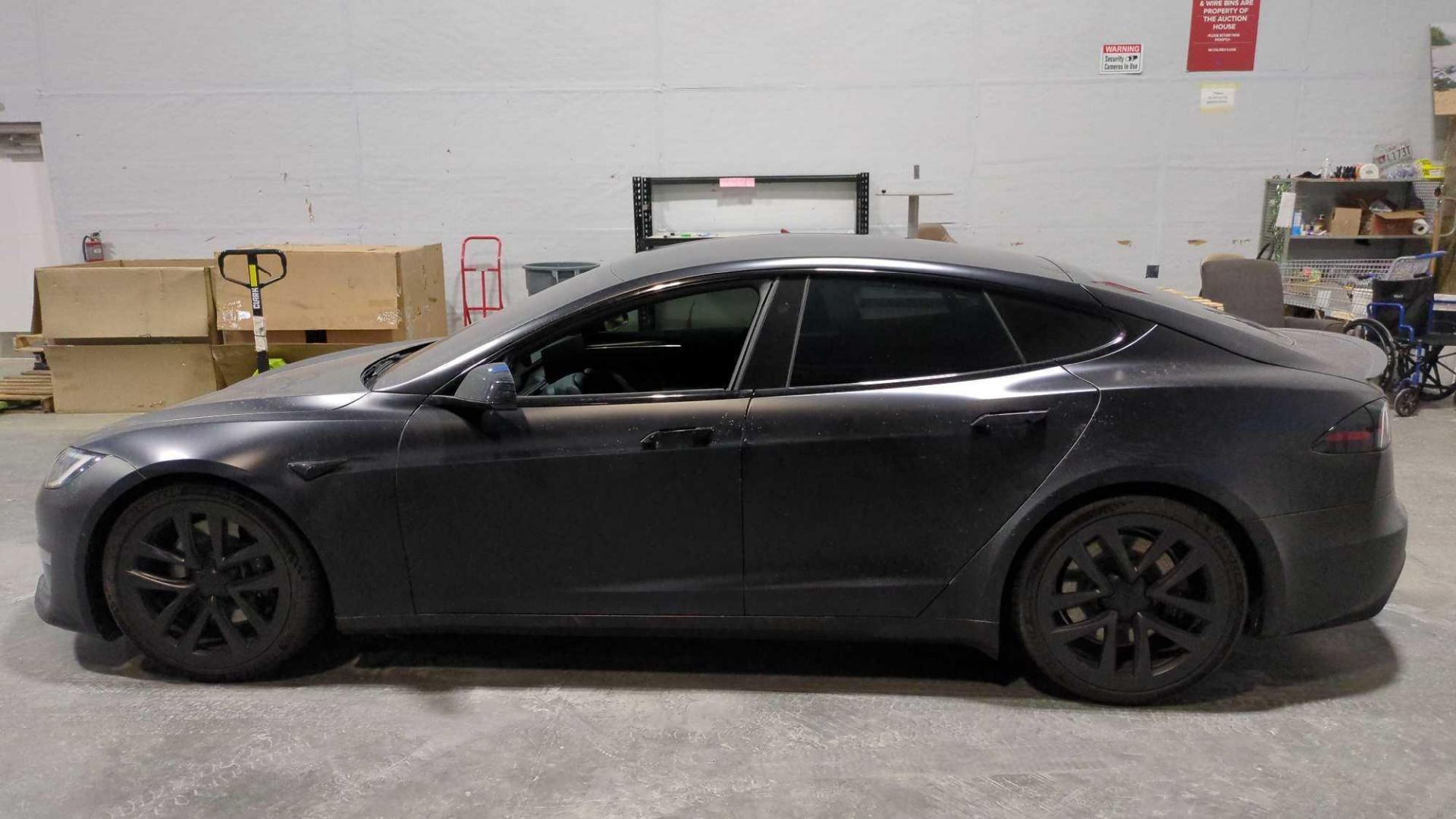 Tesla Model S Plaid - Image 7 of 30