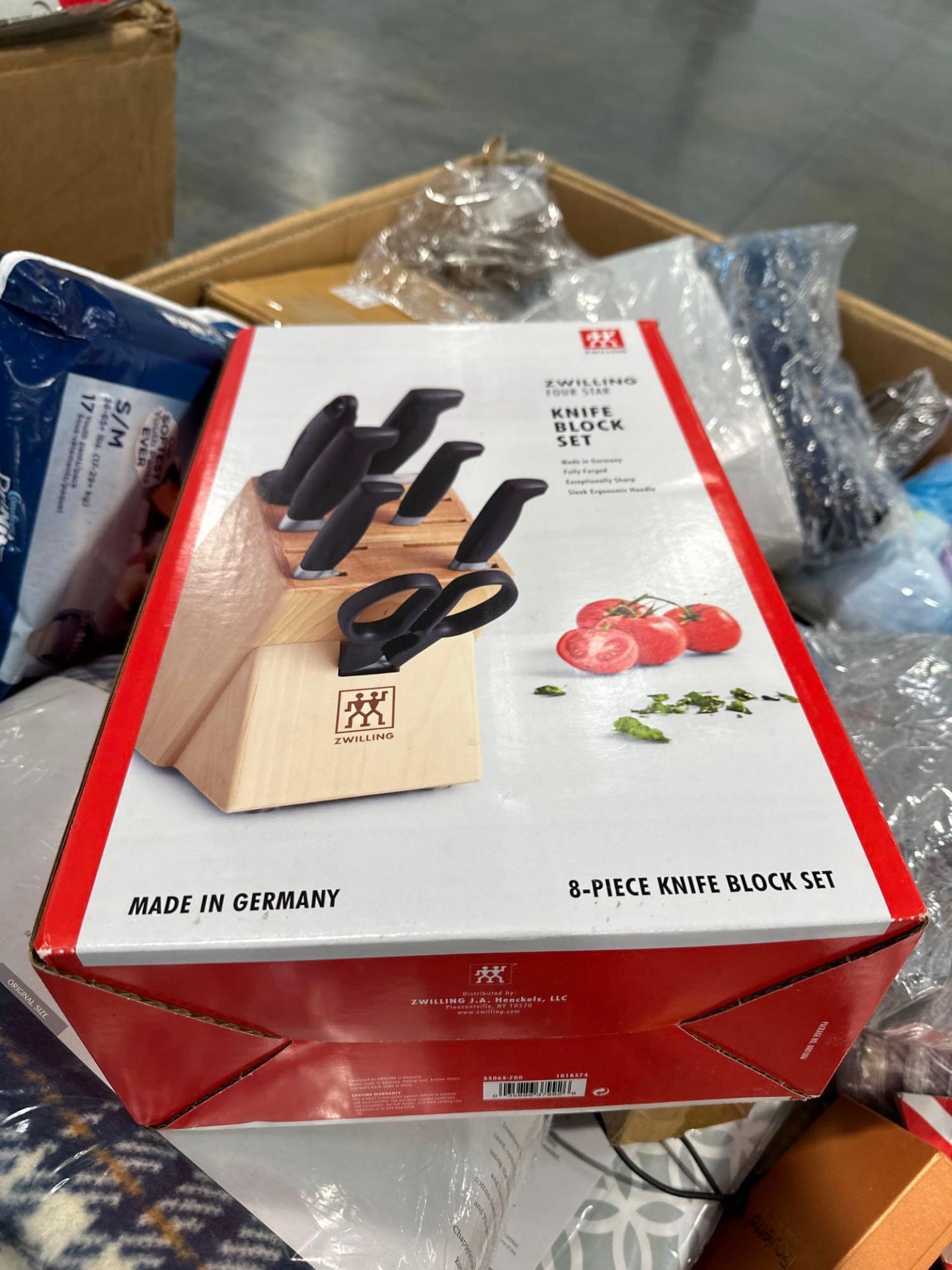 housewares/golf gloves - Image 2 of 10