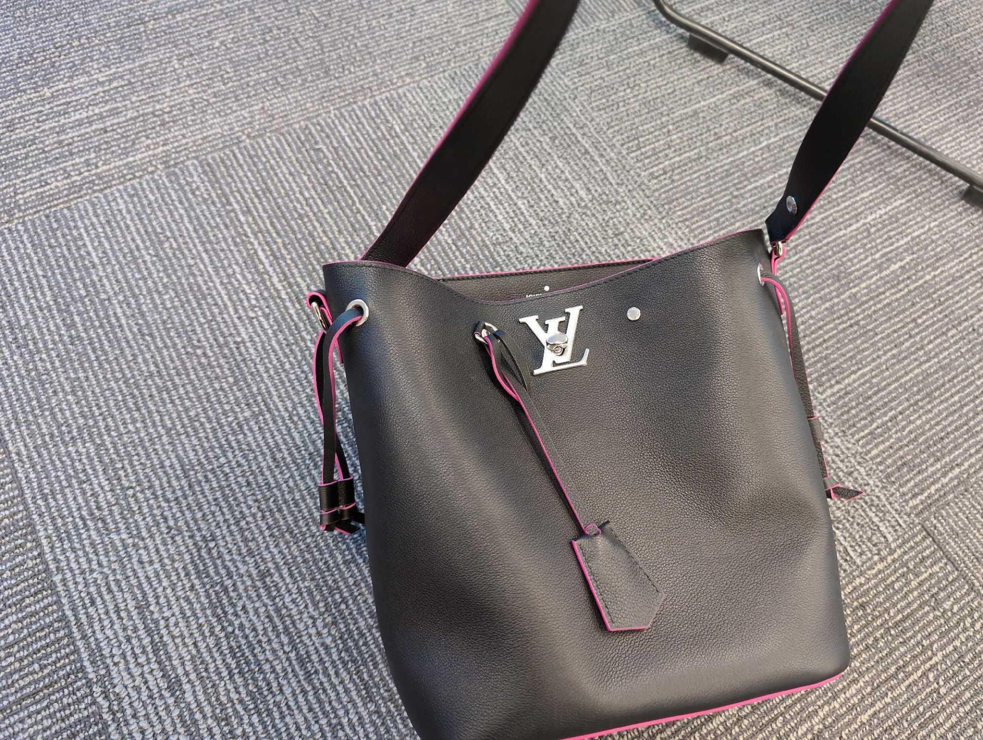 Louis Vuitton Hand bag - Image 2 of 11
