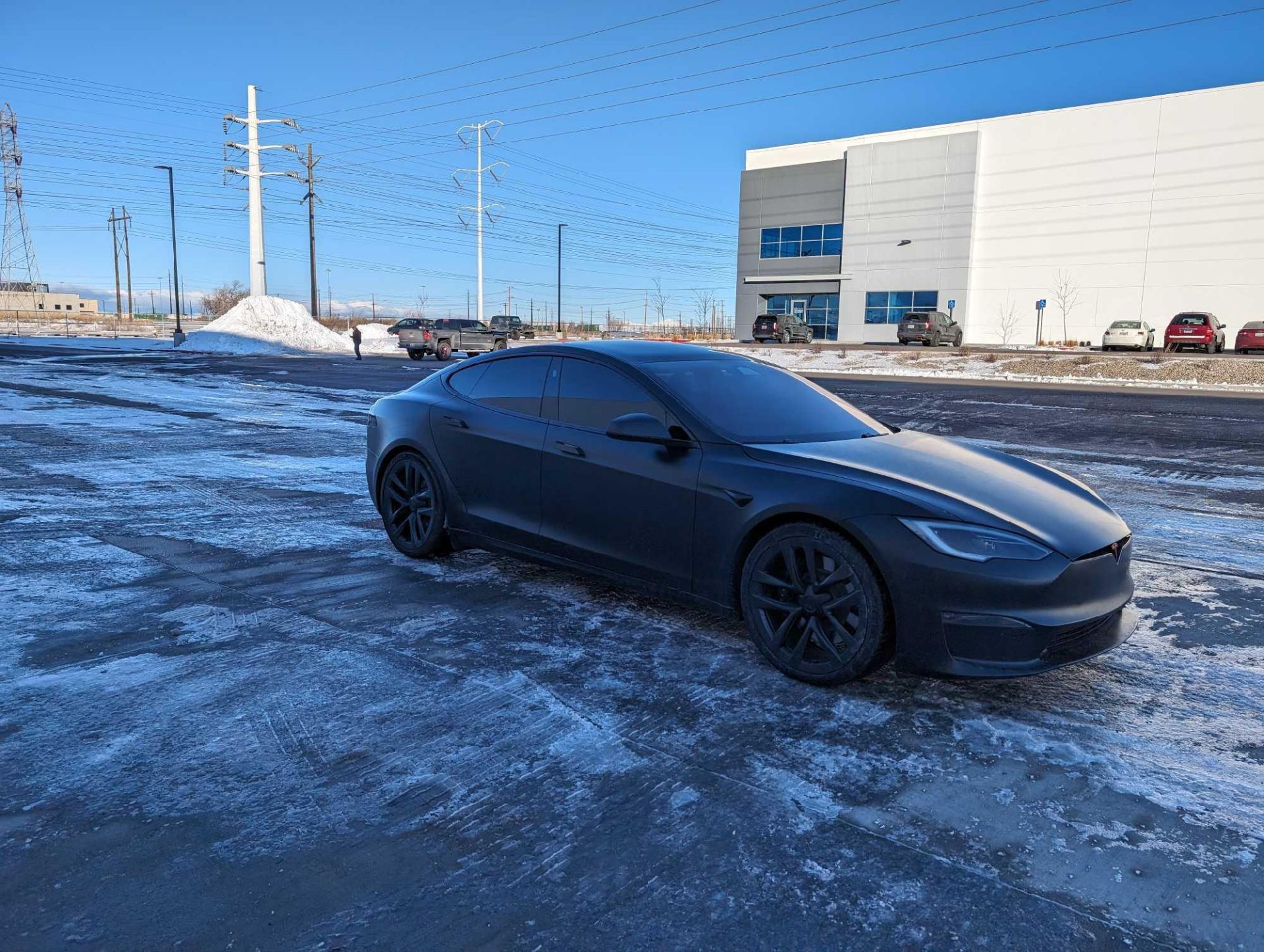 Tesla Model S Plaid - Image 23 of 30