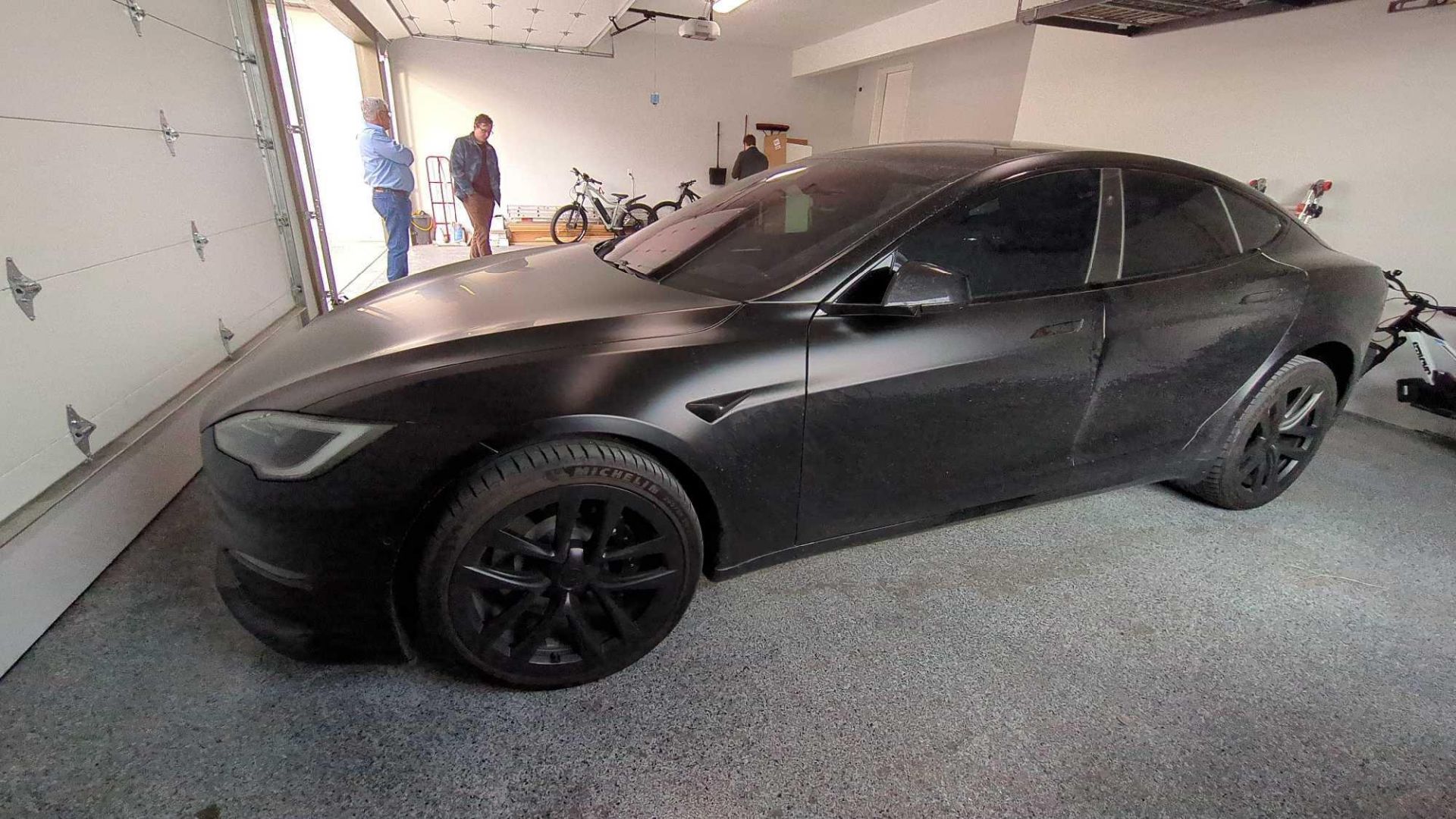 Tesla Model S Plaid - Image 5 of 30