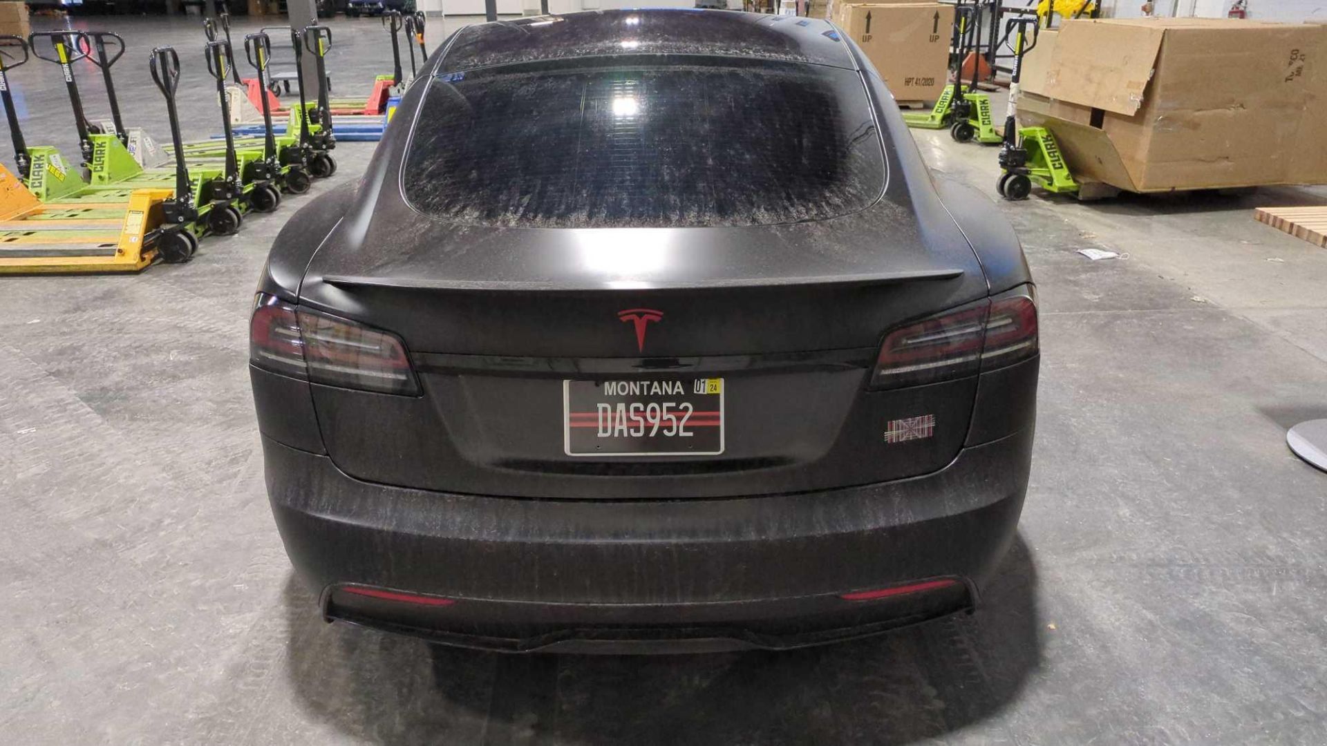 Tesla Model S Plaid - Image 11 of 30