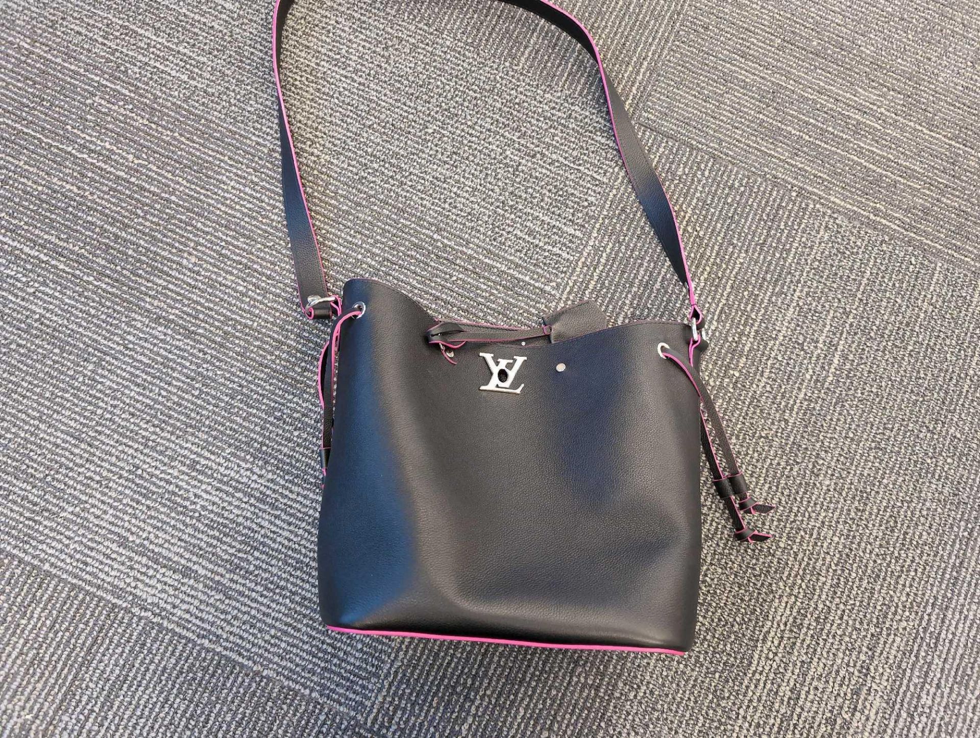 Louis Vuitton Hand bag - Image 5 of 11