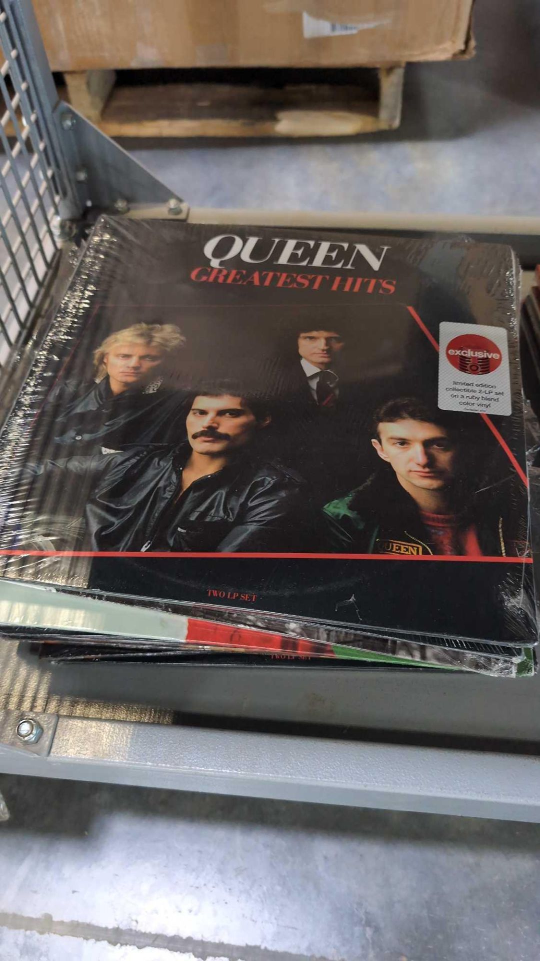 Records: taylor Swift, Odie, queen, face stabber , and more - Image 10 of 16