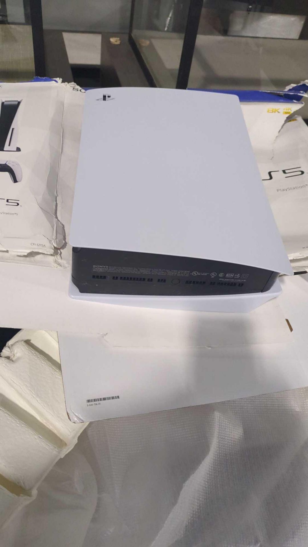 Playstation 5 ( unit looks ok, box is damaged) - Bild 4 aus 7