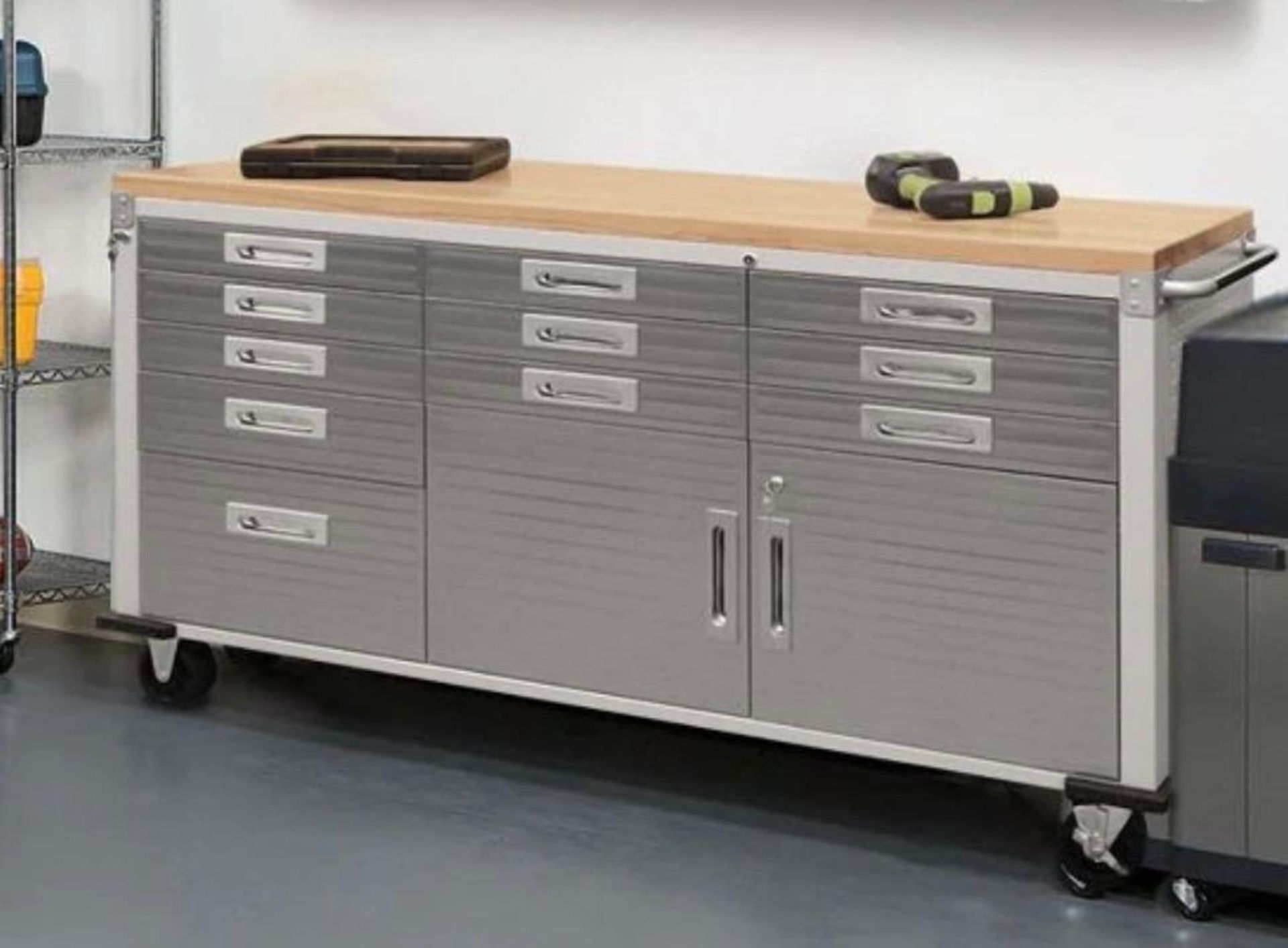 Ultra HD Rolling Workbench