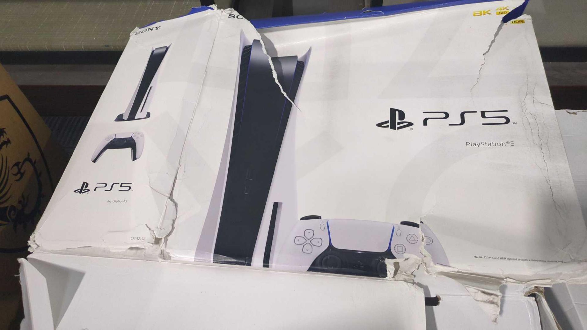 Playstation 5 ( unit looks ok, box is damaged) - Bild 2 aus 7