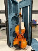 4/4 Violin w/stand Phoenix