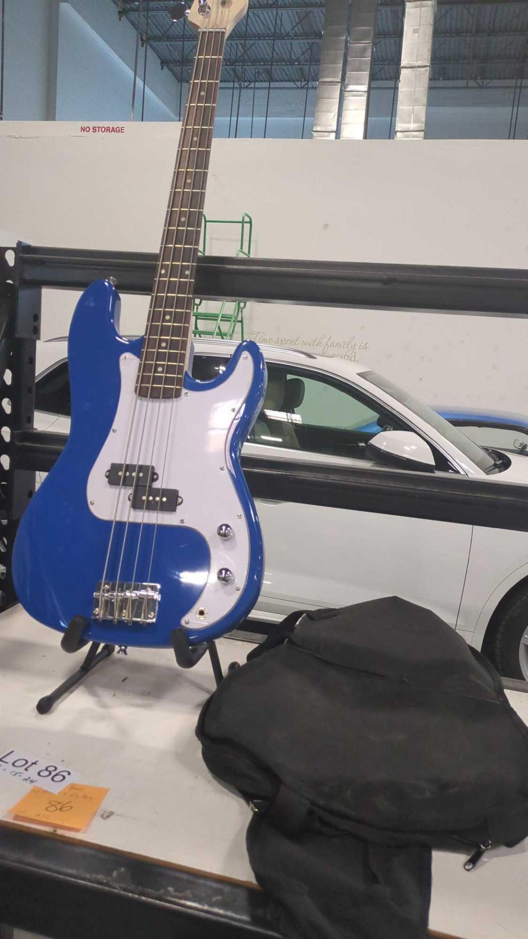 Electric bass w/stand & gig bag - Image 4 of 6